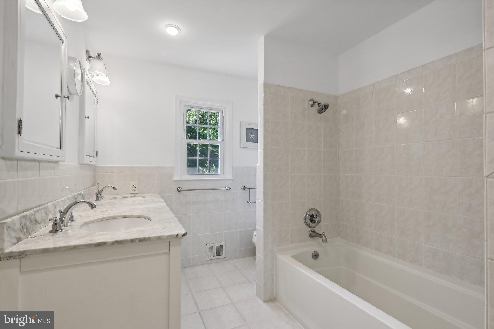 Real estate listing preview #25