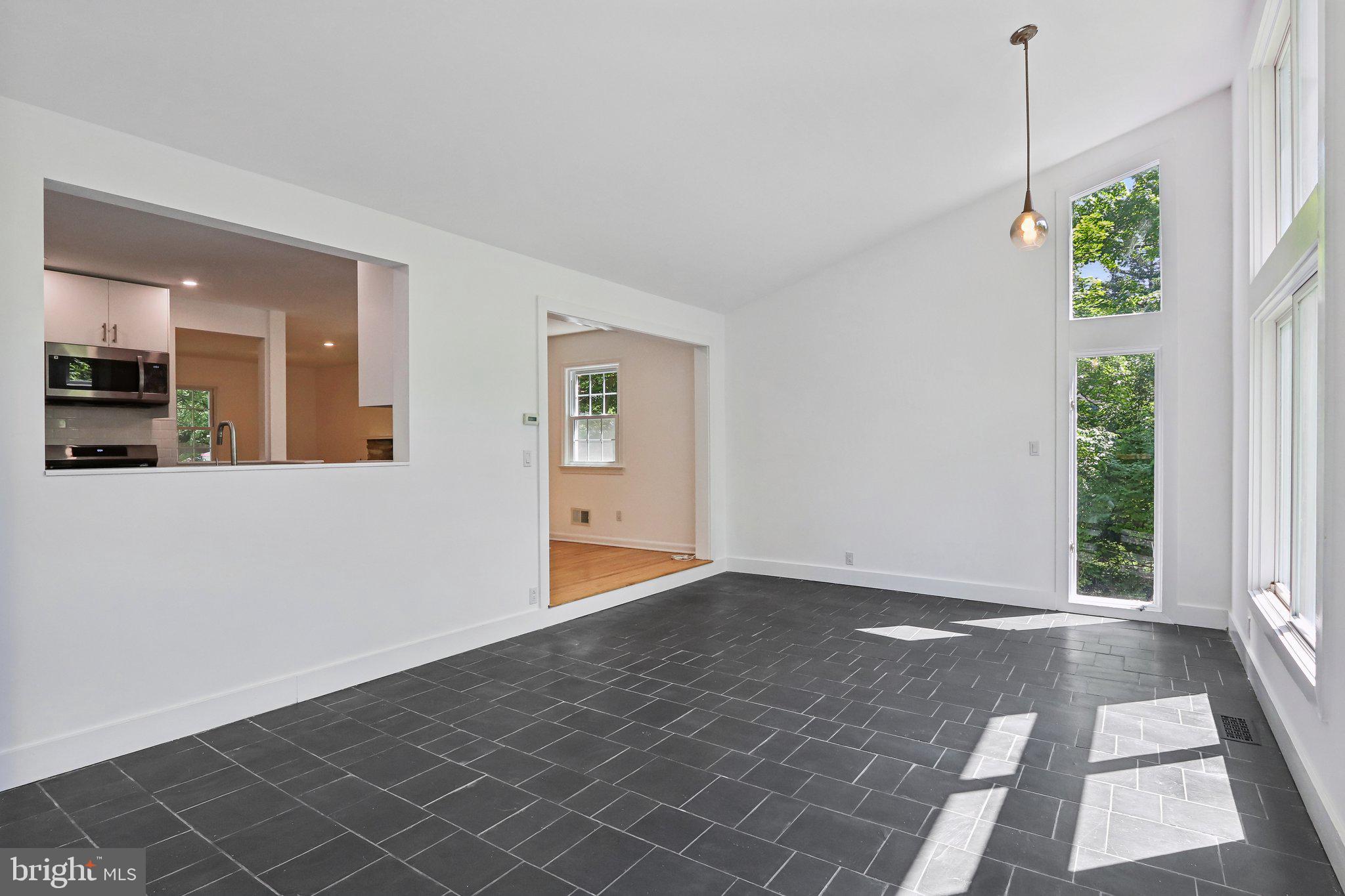 Real estate listing preview #12