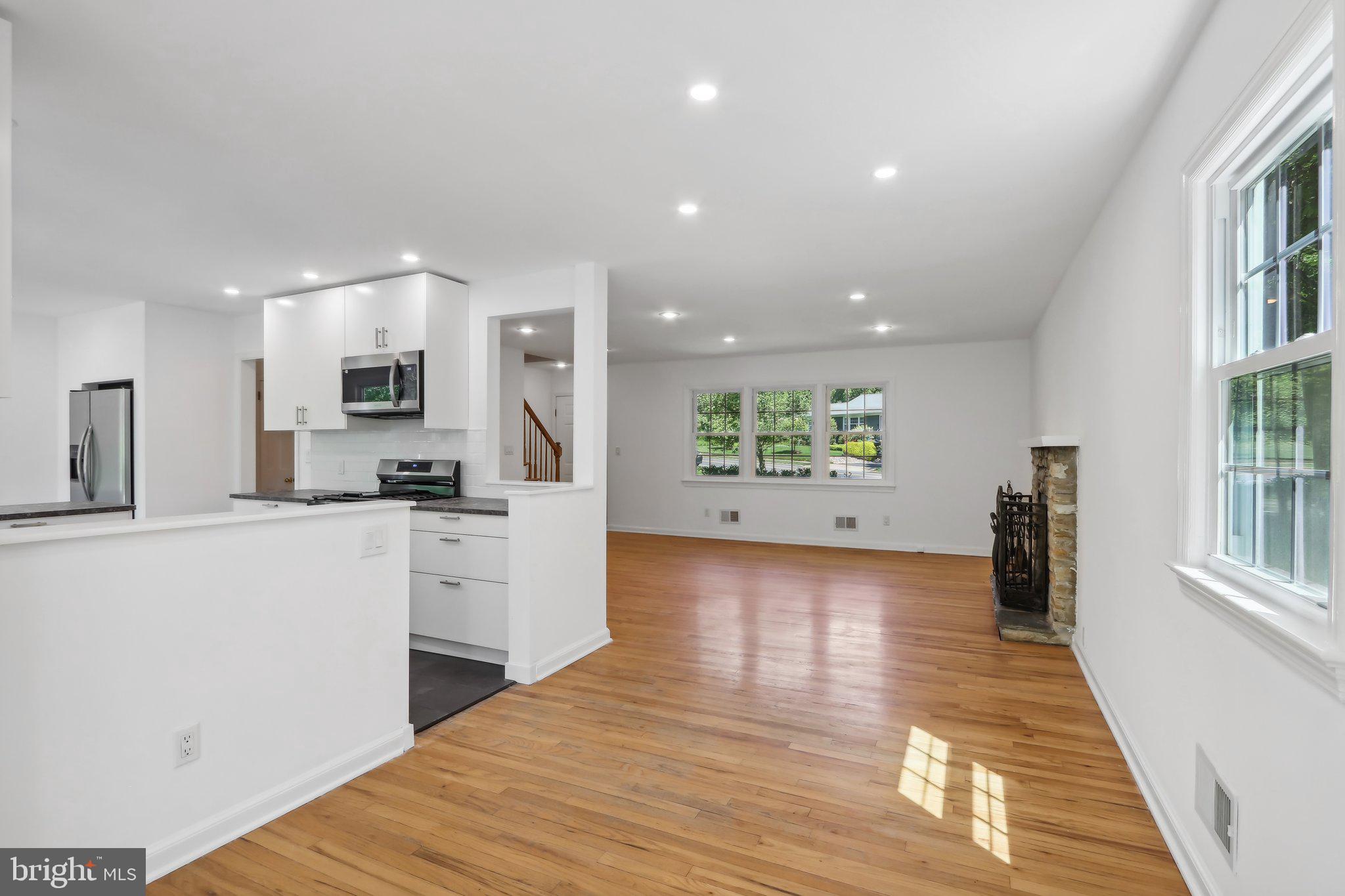 Real estate listing preview #9