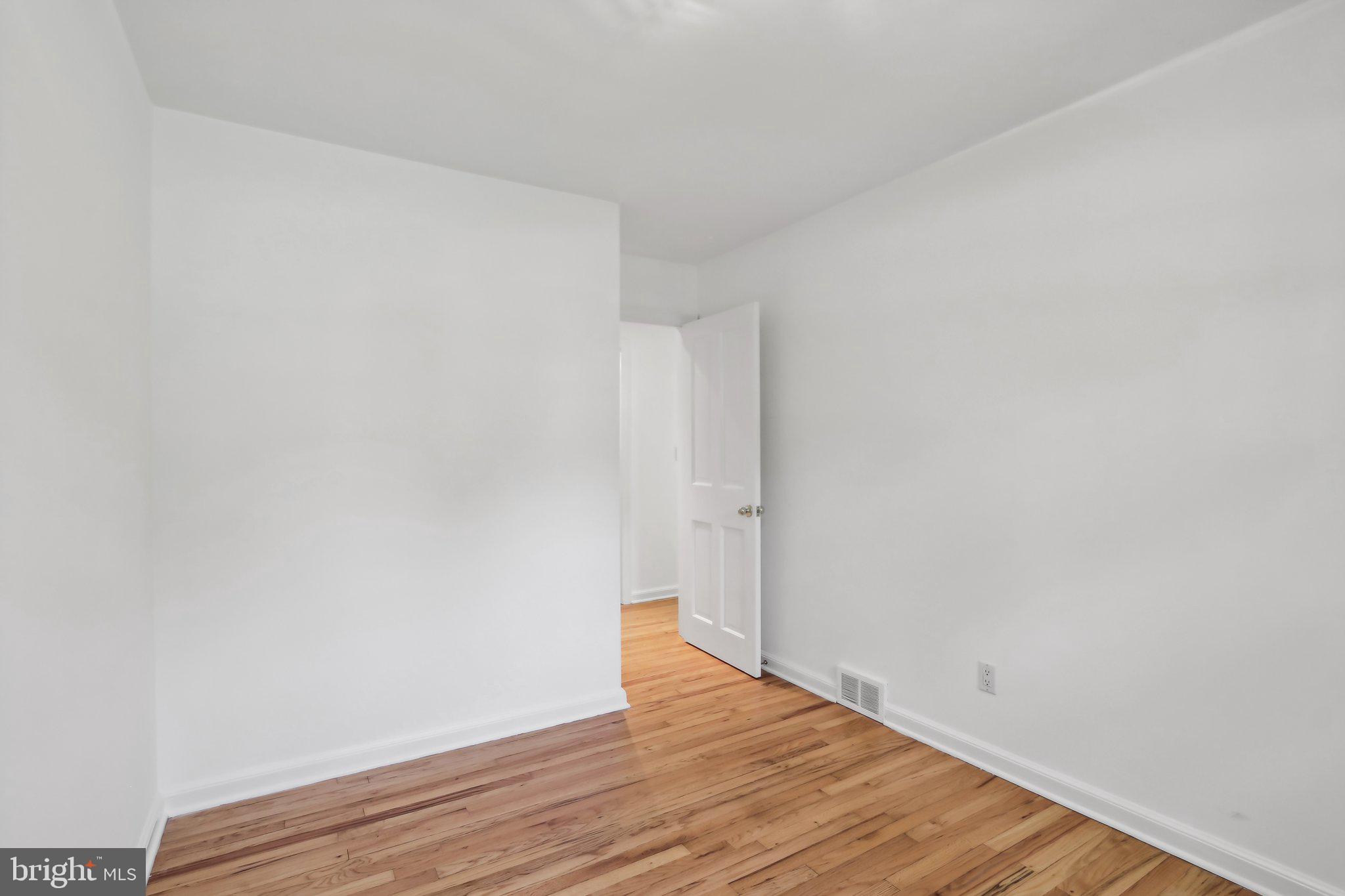 Real estate listing preview #16