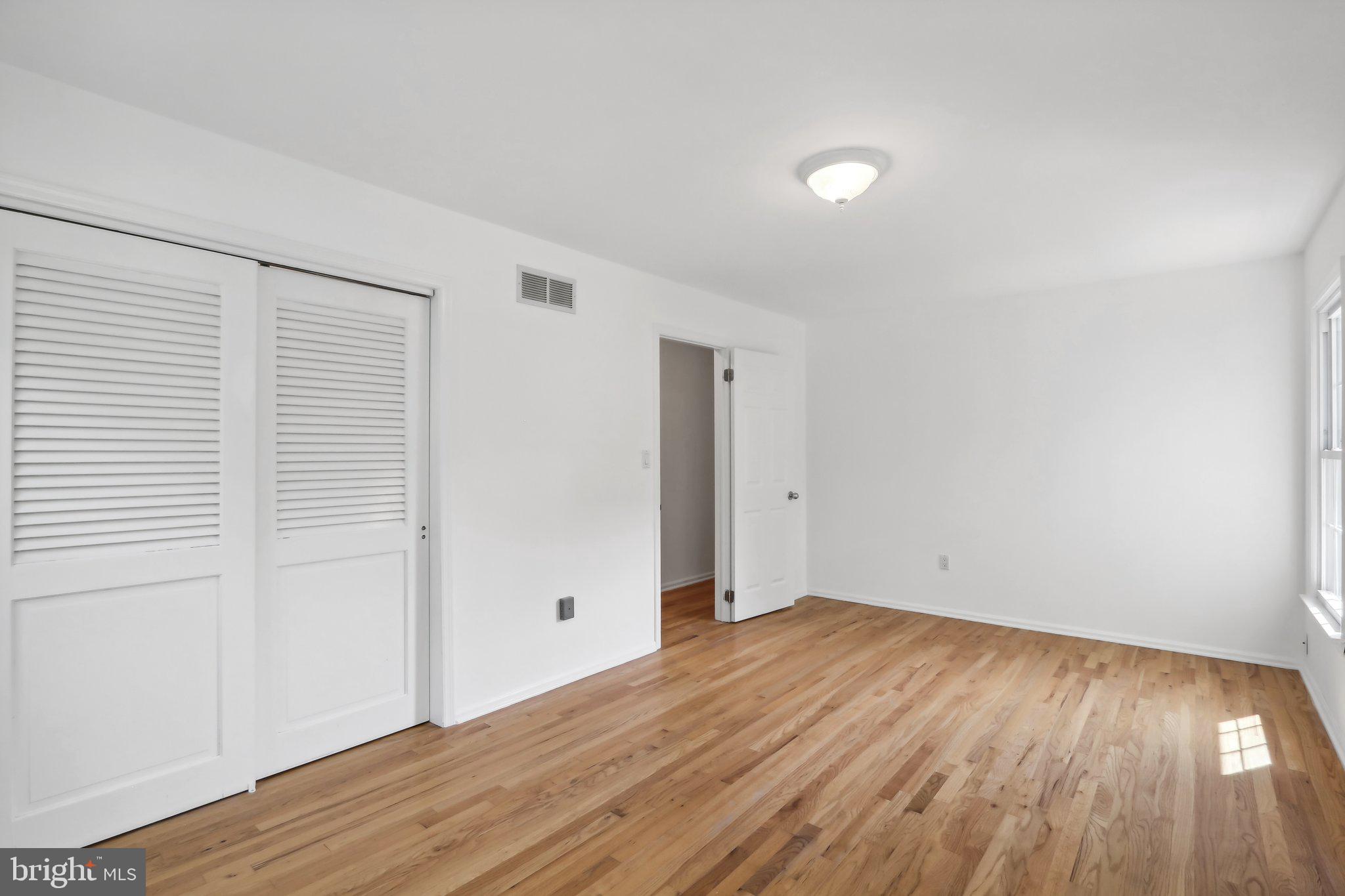 Real estate listing preview #28