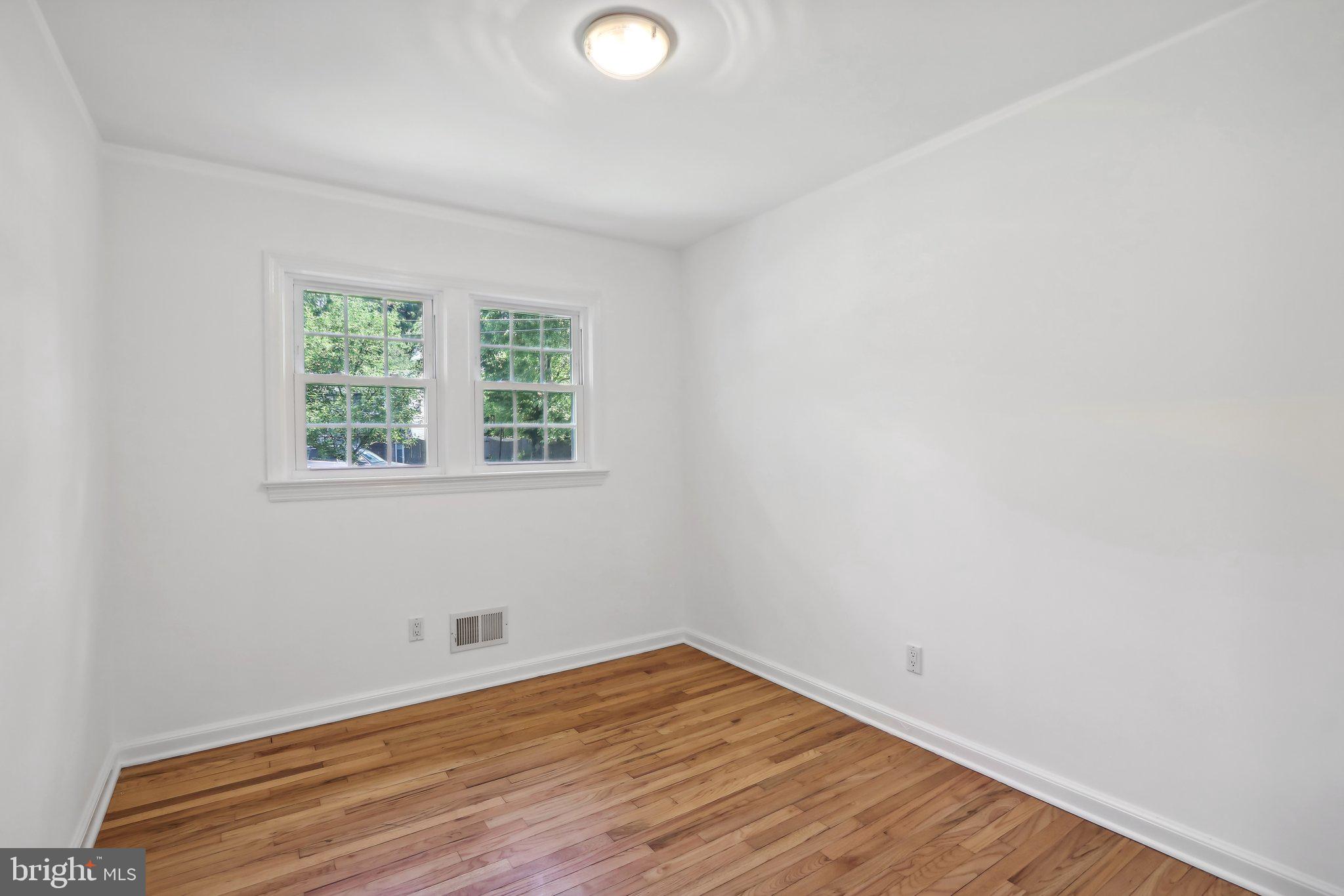 Real estate listing preview #15