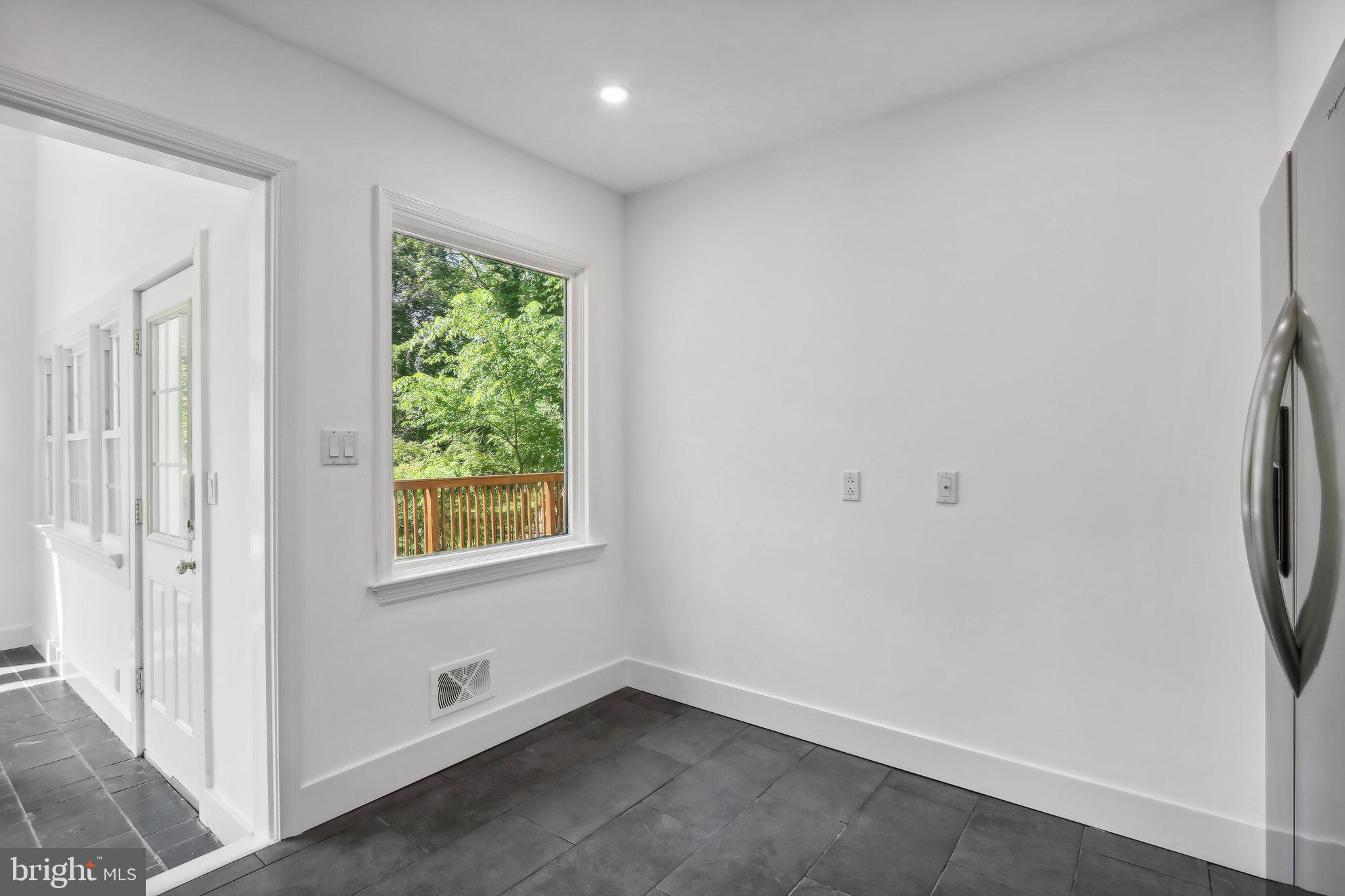 Real estate listing preview #14