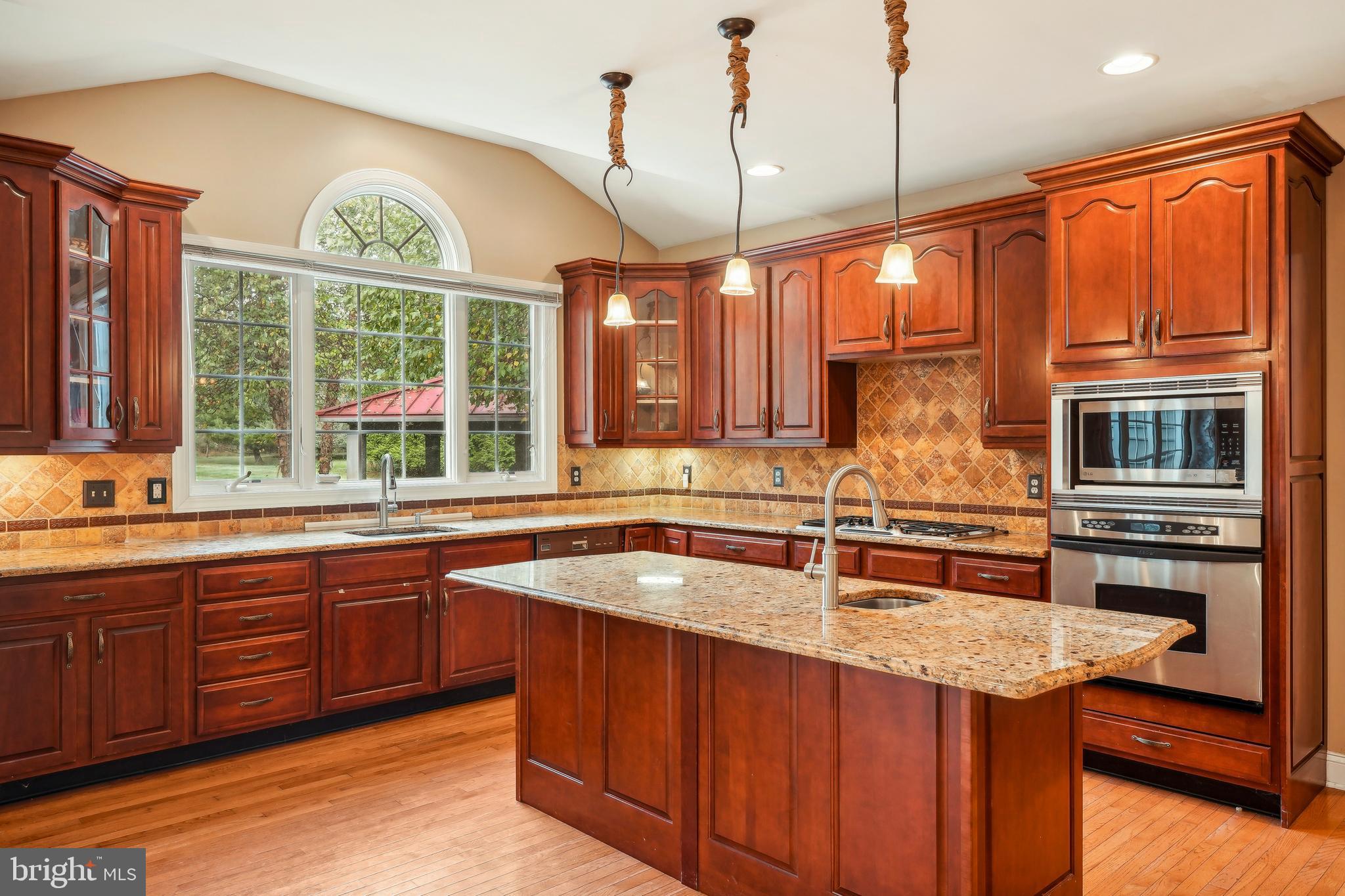 Real estate listing preview #12