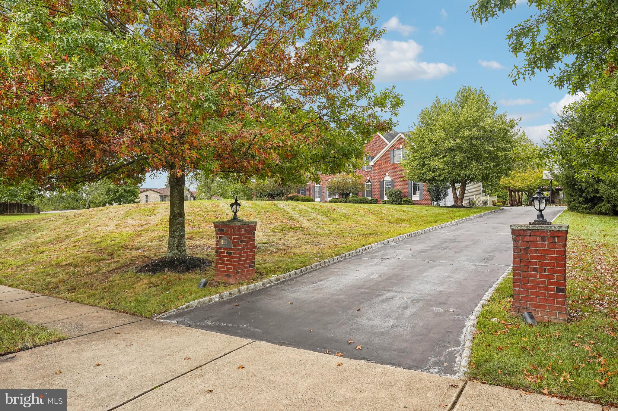 Real estate listing preview #4