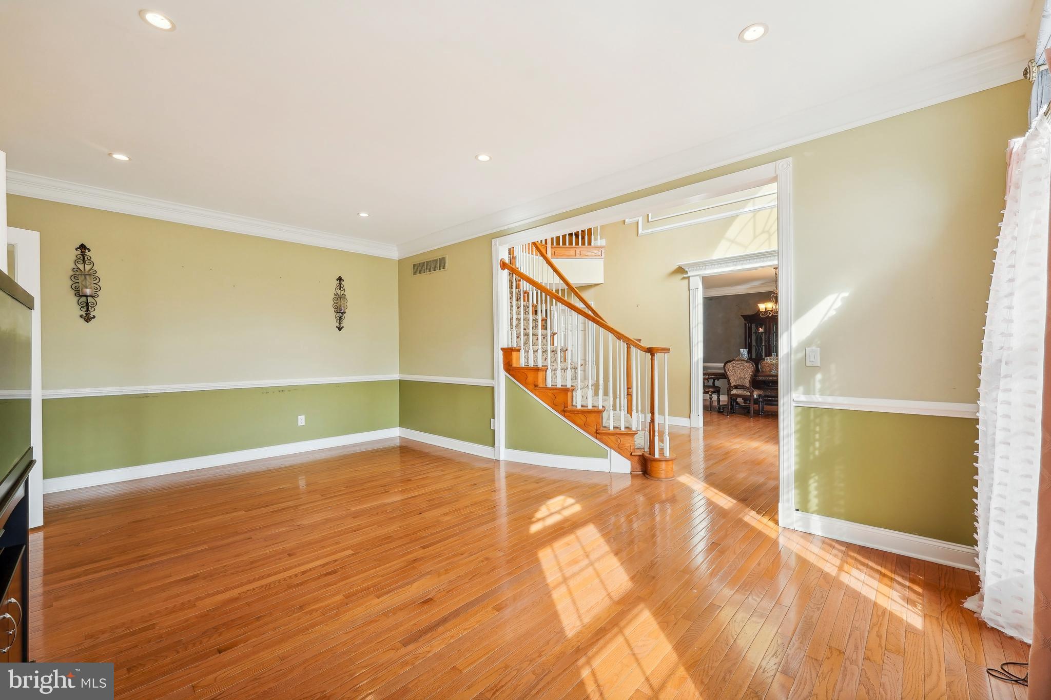 Real estate listing preview #24