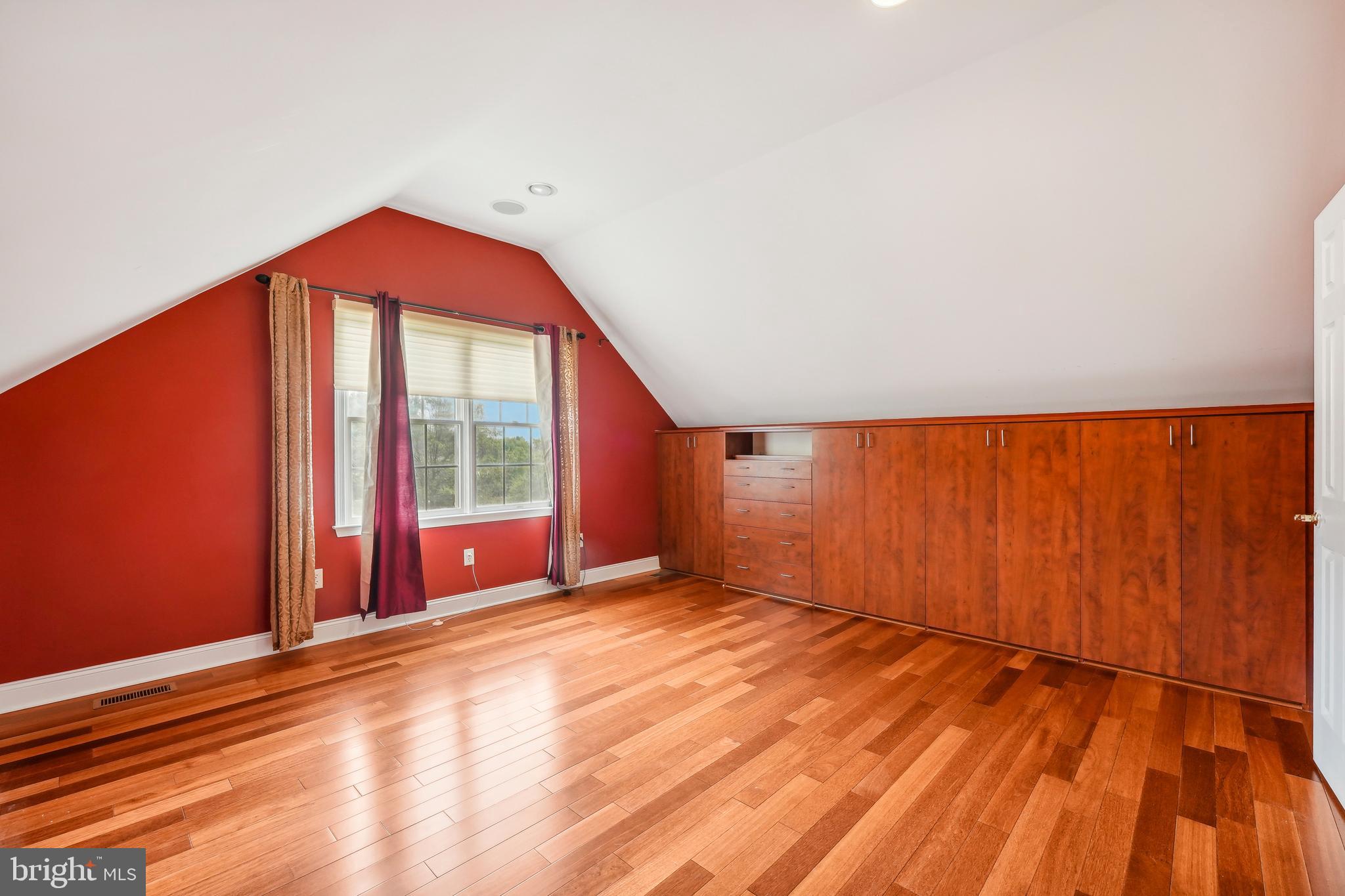 Real estate listing preview #37