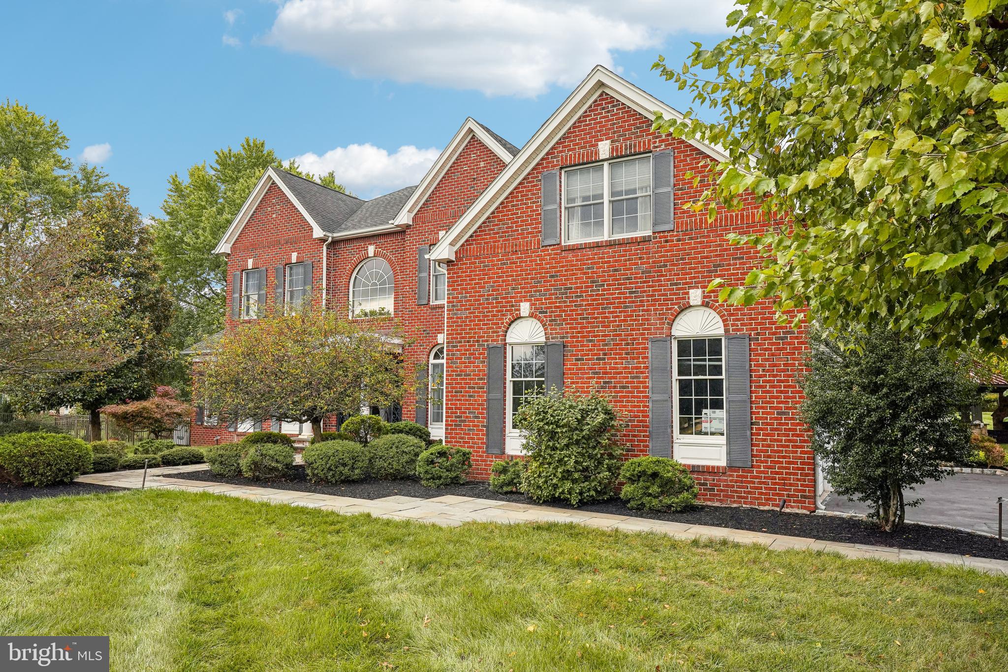 Real estate listing preview #3