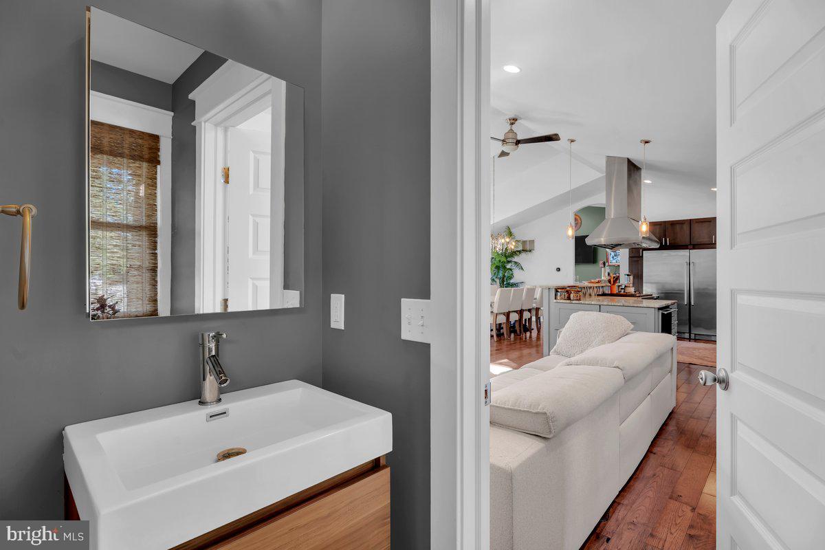 Real estate listing preview #6