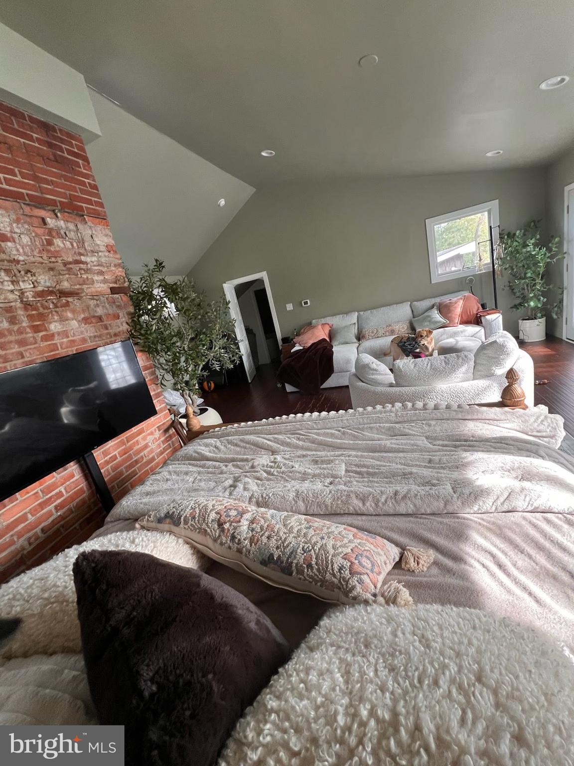 Real estate listing preview #16