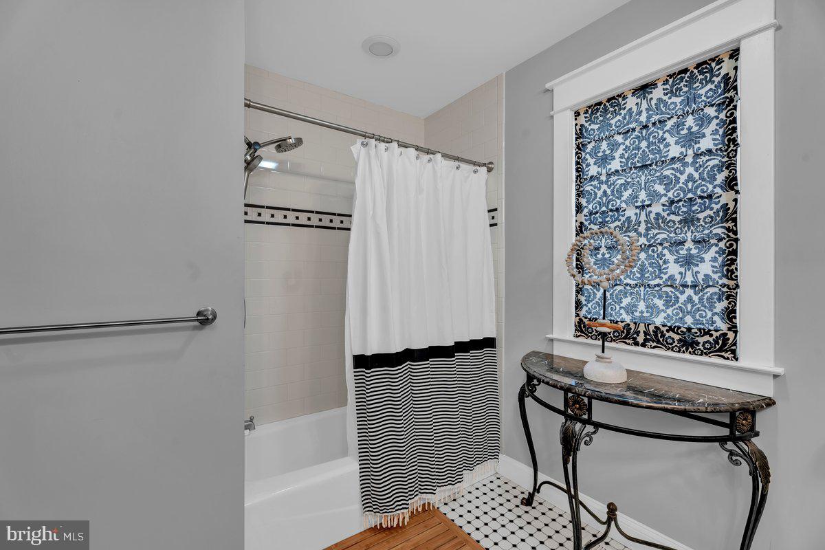 Real estate listing preview #17