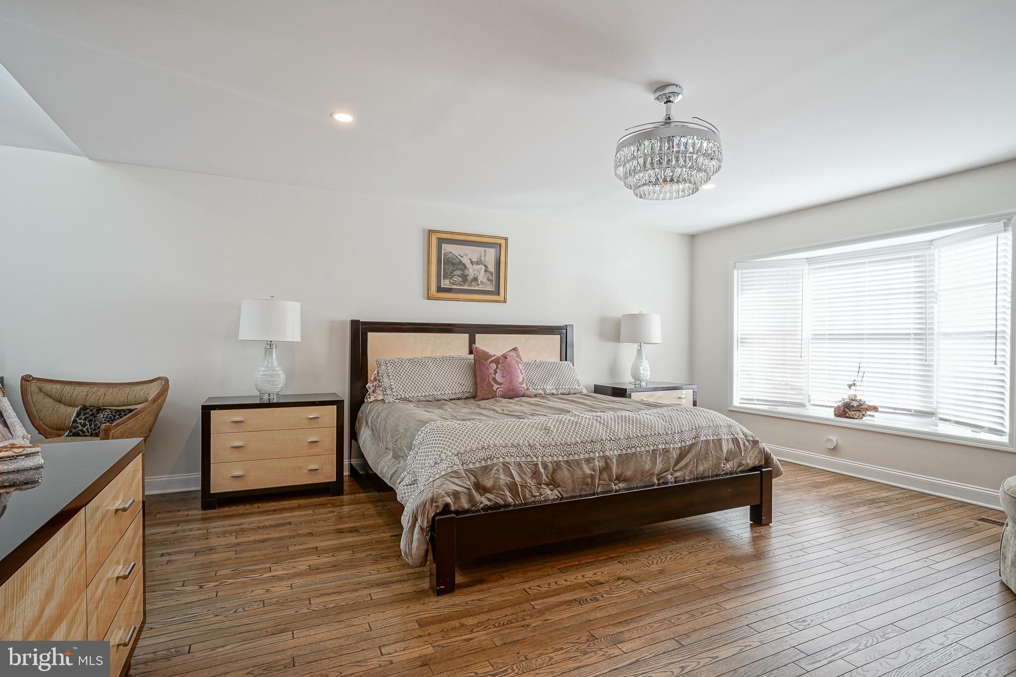 Real estate listing preview #16