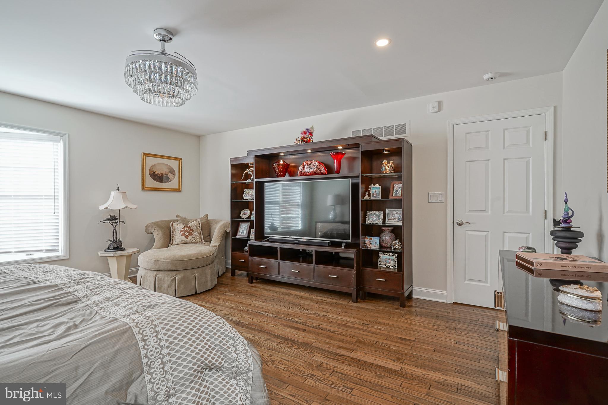 Real estate listing preview #18