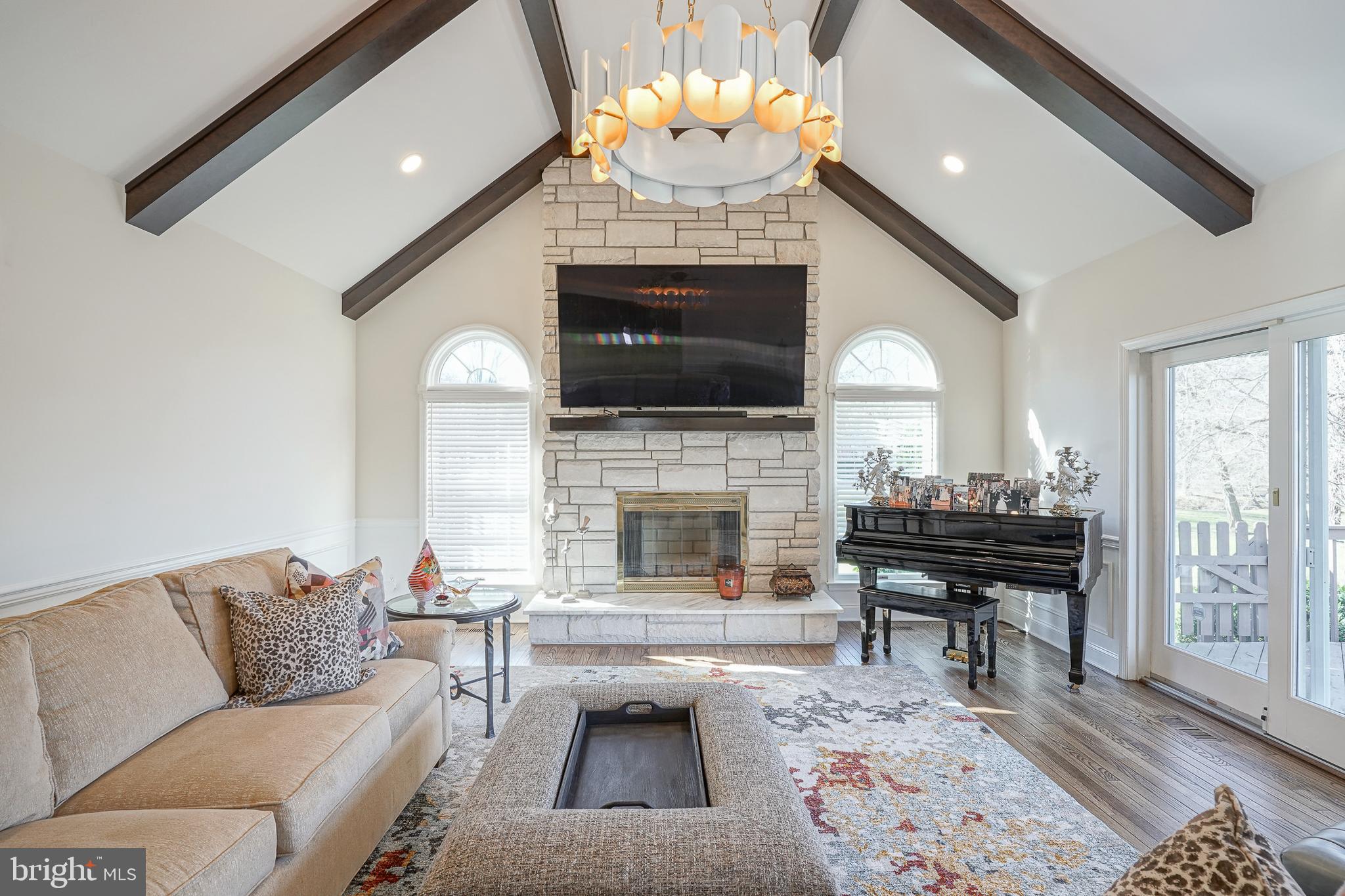 Real estate listing preview #6