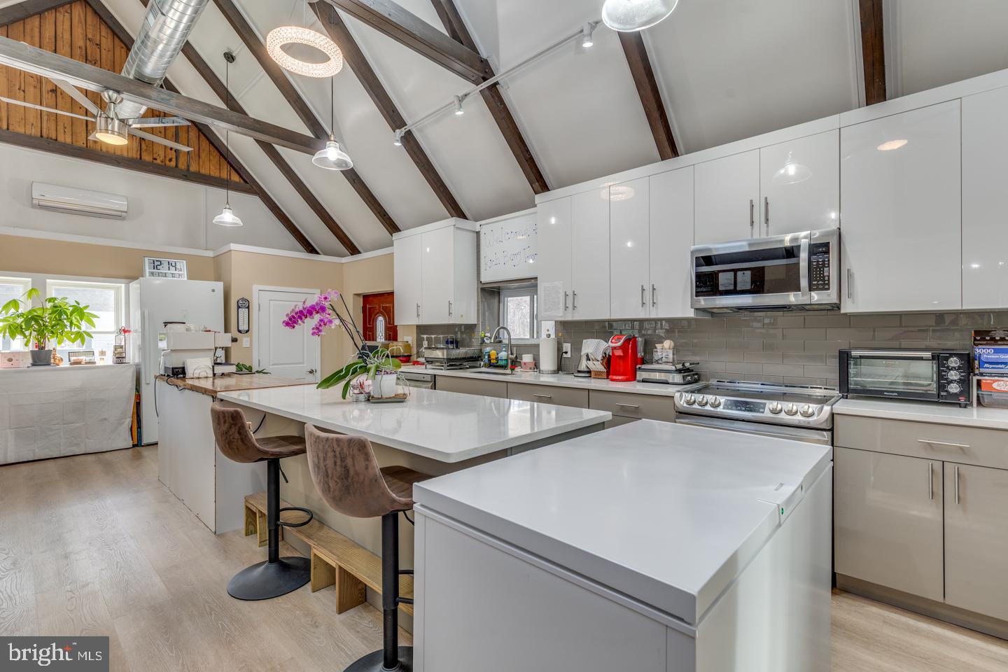 Real estate listing preview #9