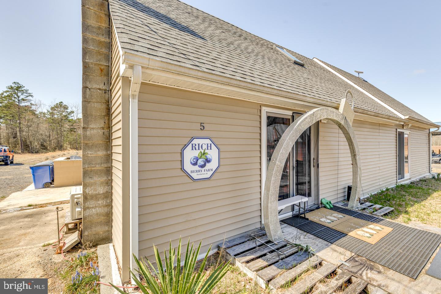 Real estate listing preview #4