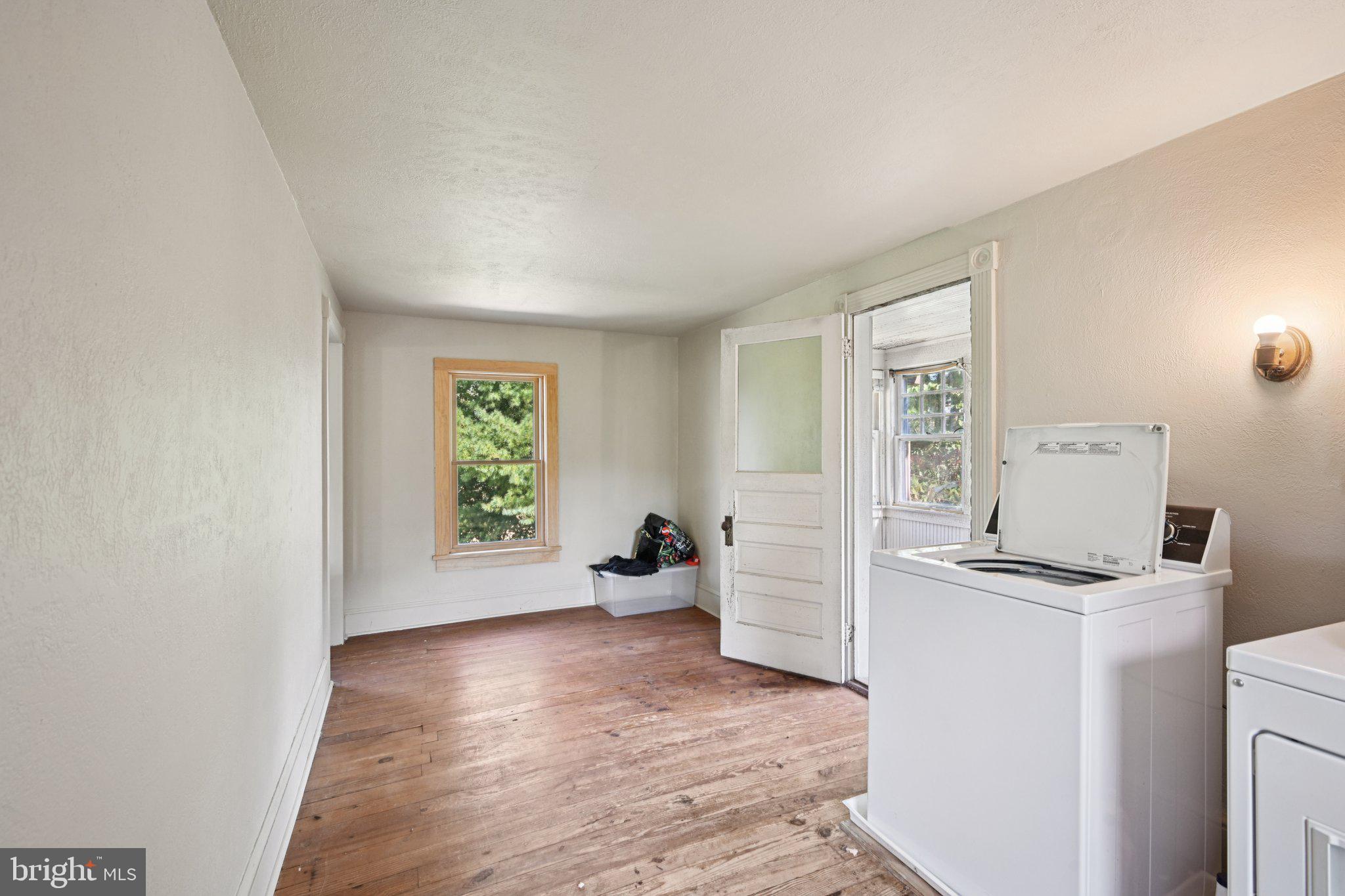 Real estate listing preview #24