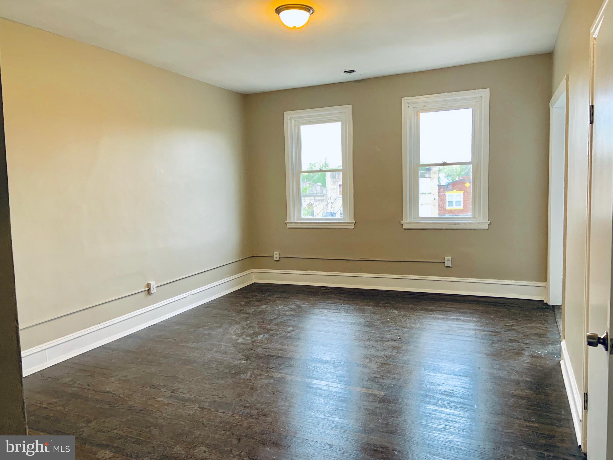 Real estate listing preview #8