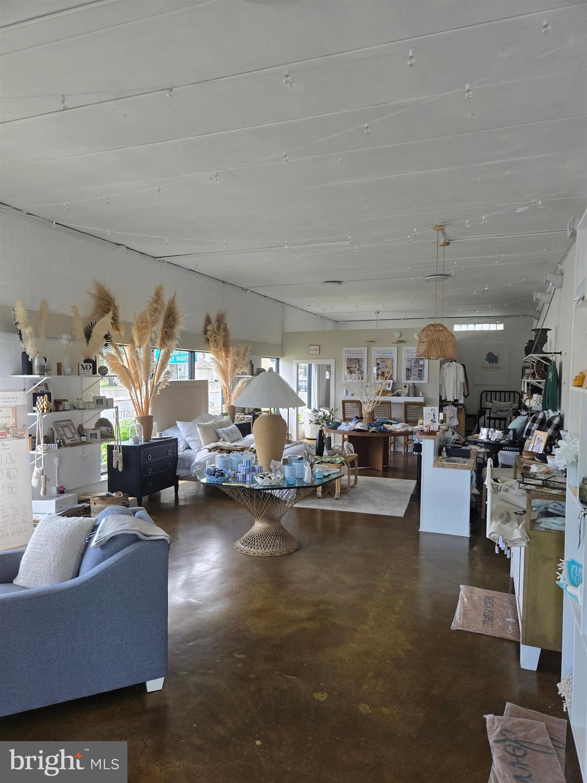 Real estate listing preview #6