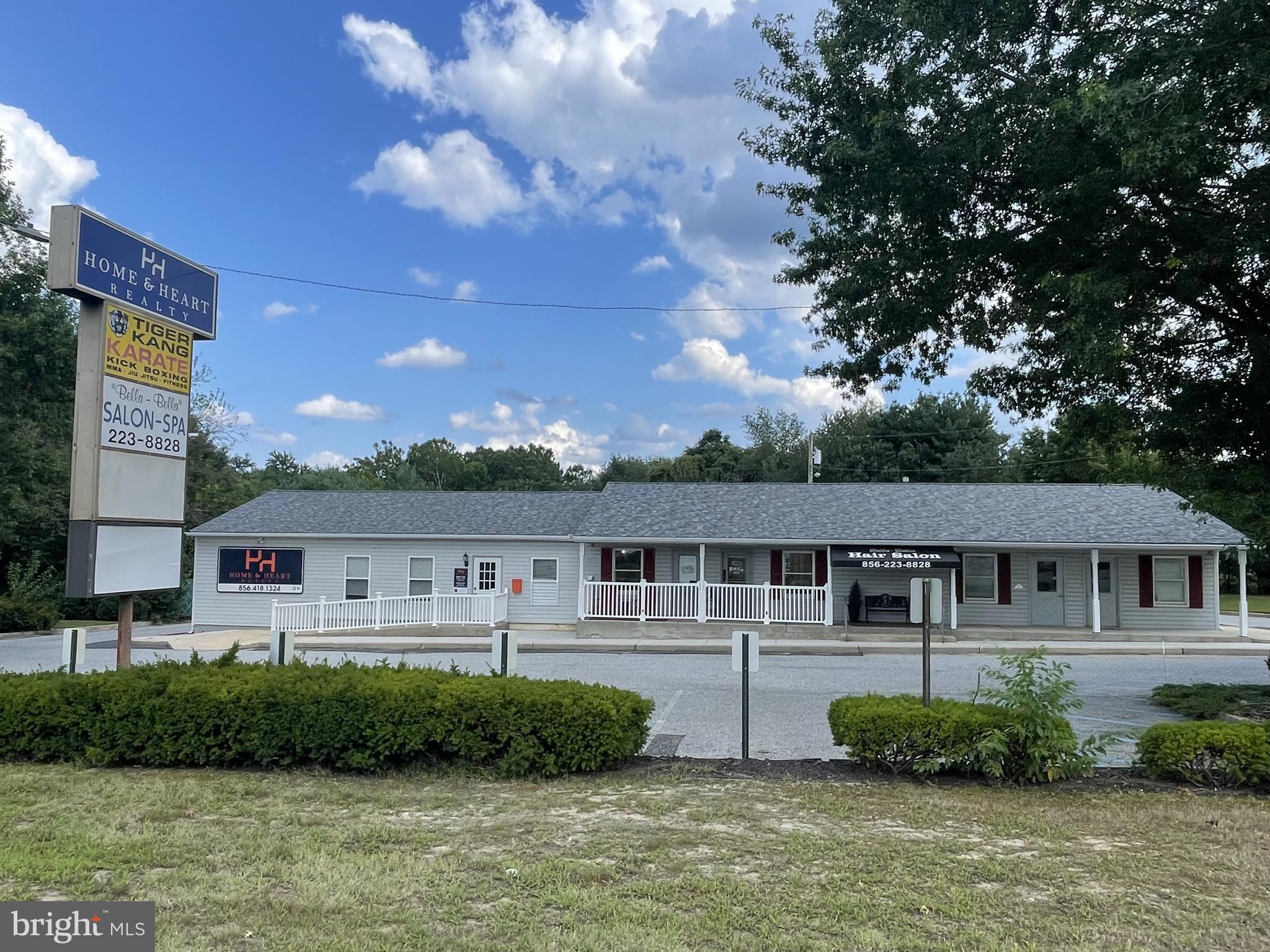 Real estate listing preview #2