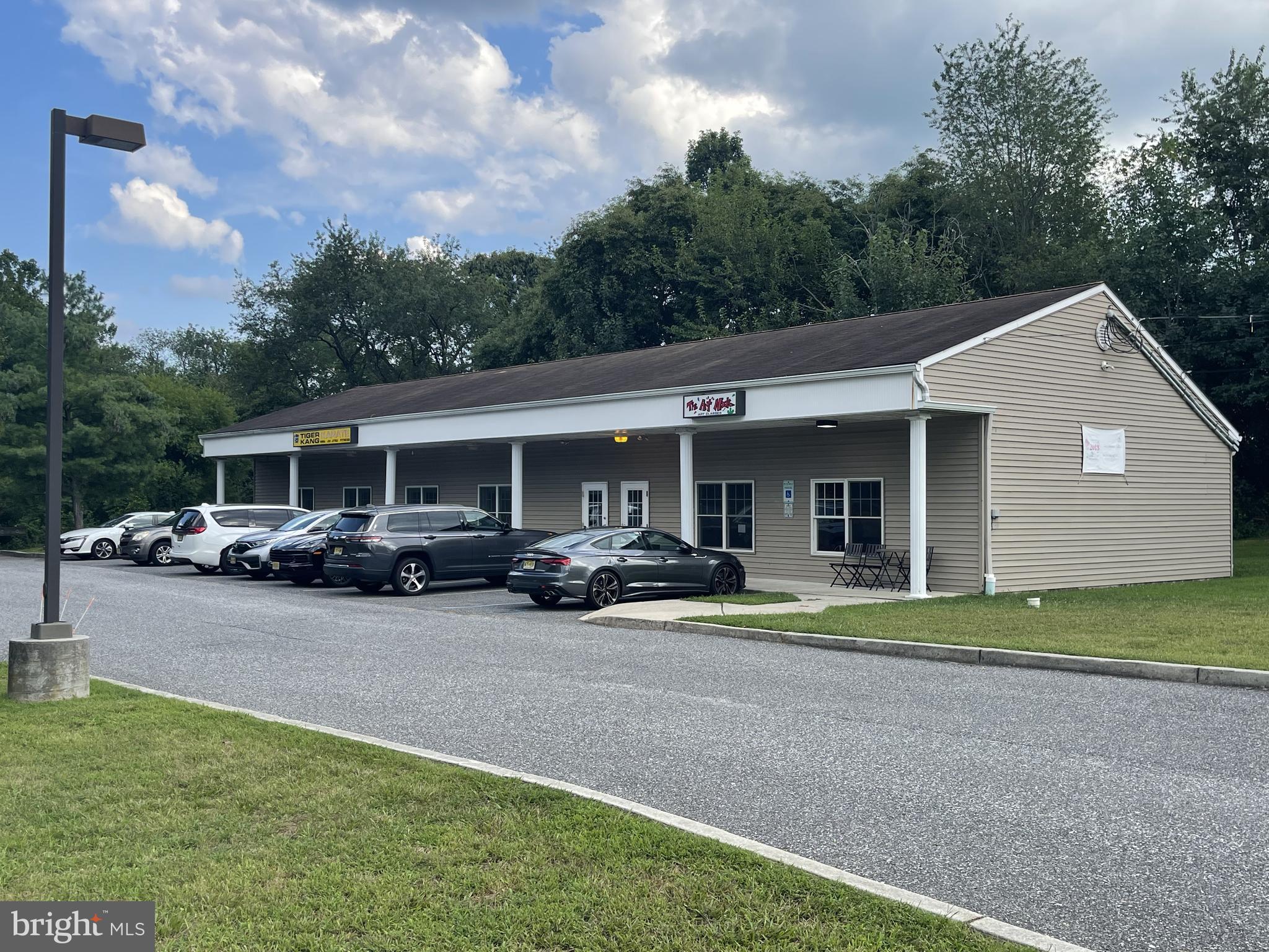 Real estate listing preview #4