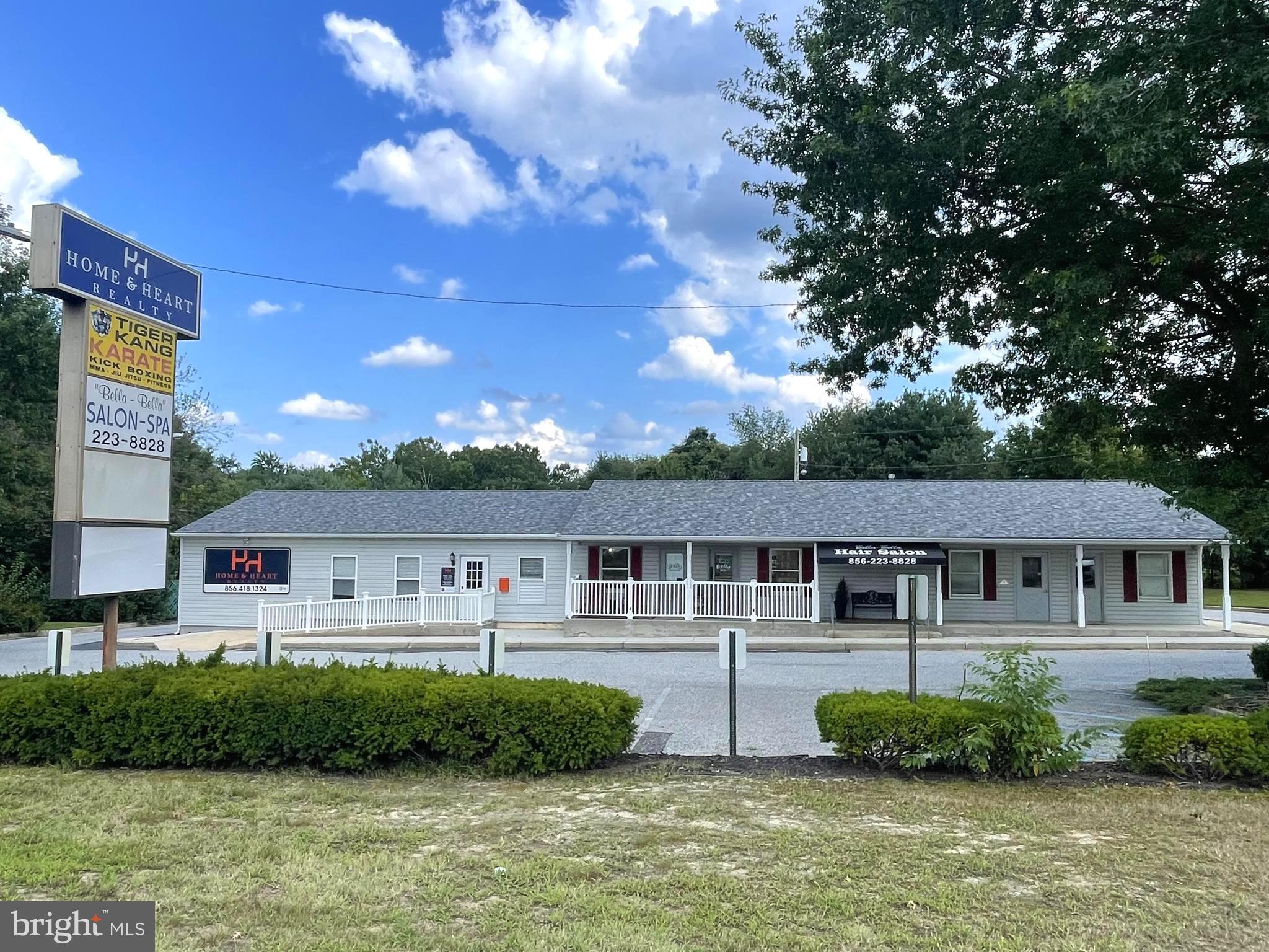 Real estate listing preview #1