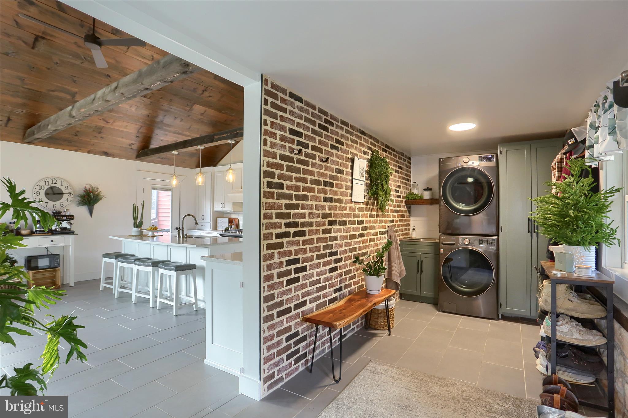 Real estate listing preview #9