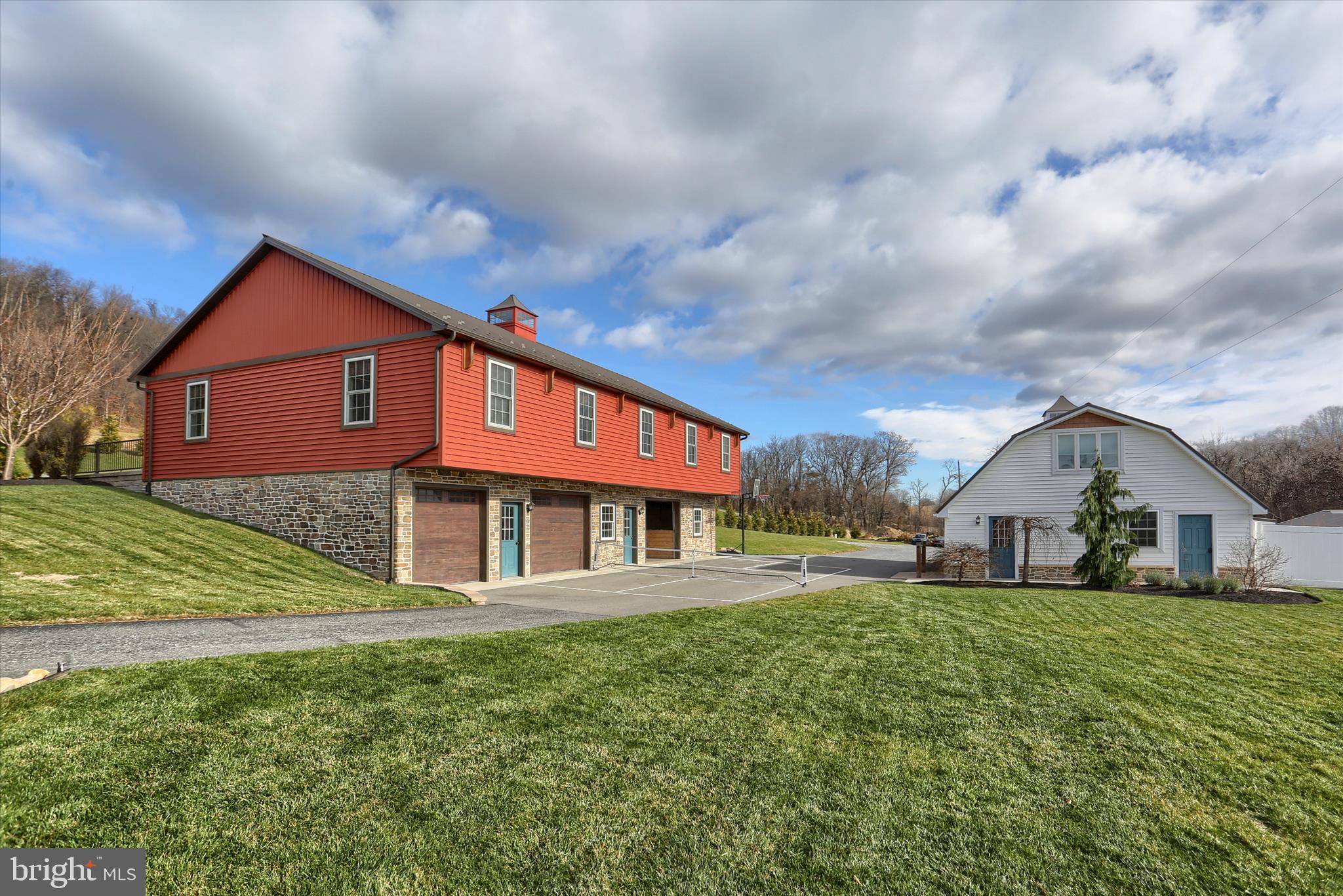 Real estate listing preview #6