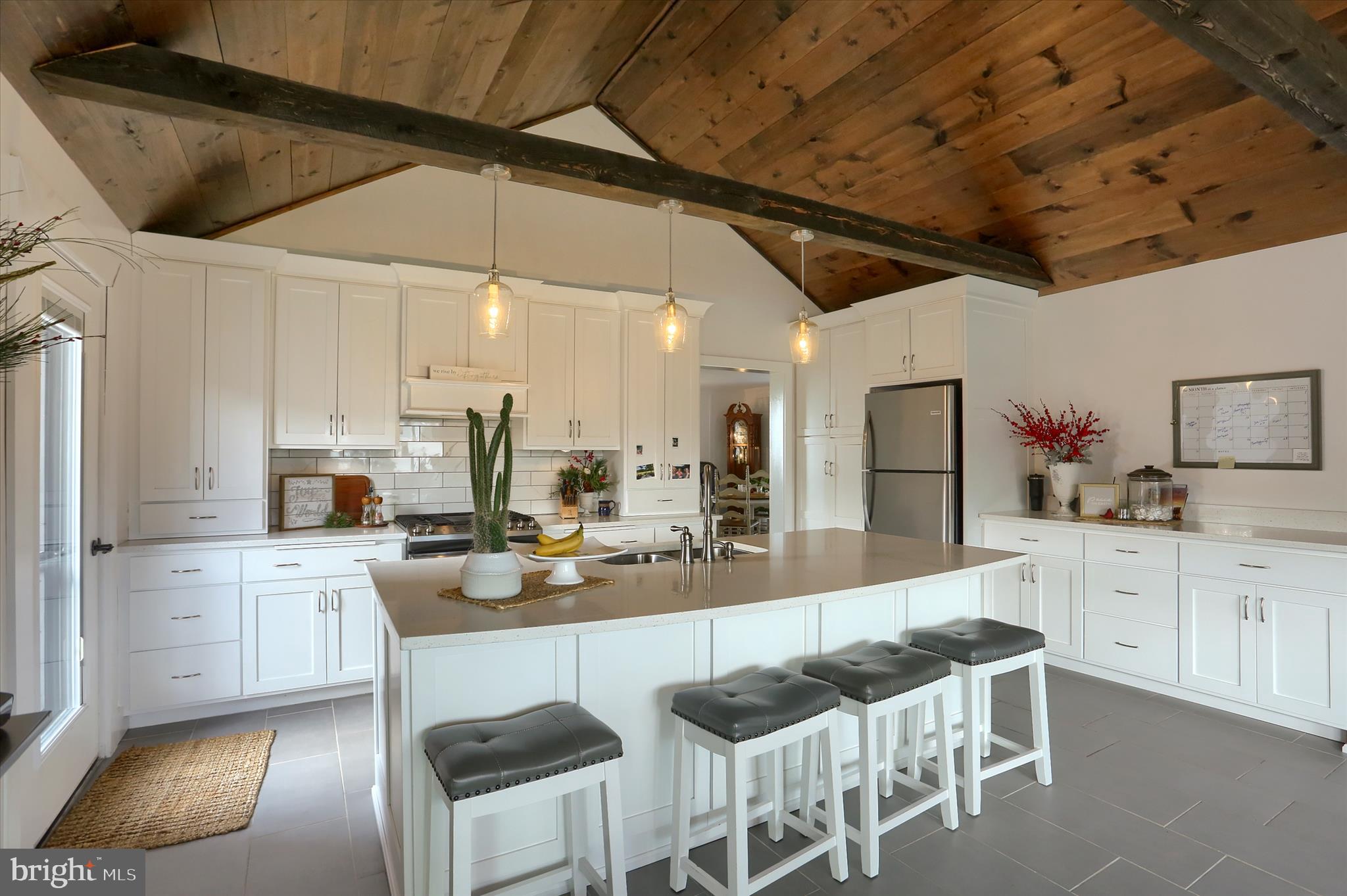 Real estate listing preview #8