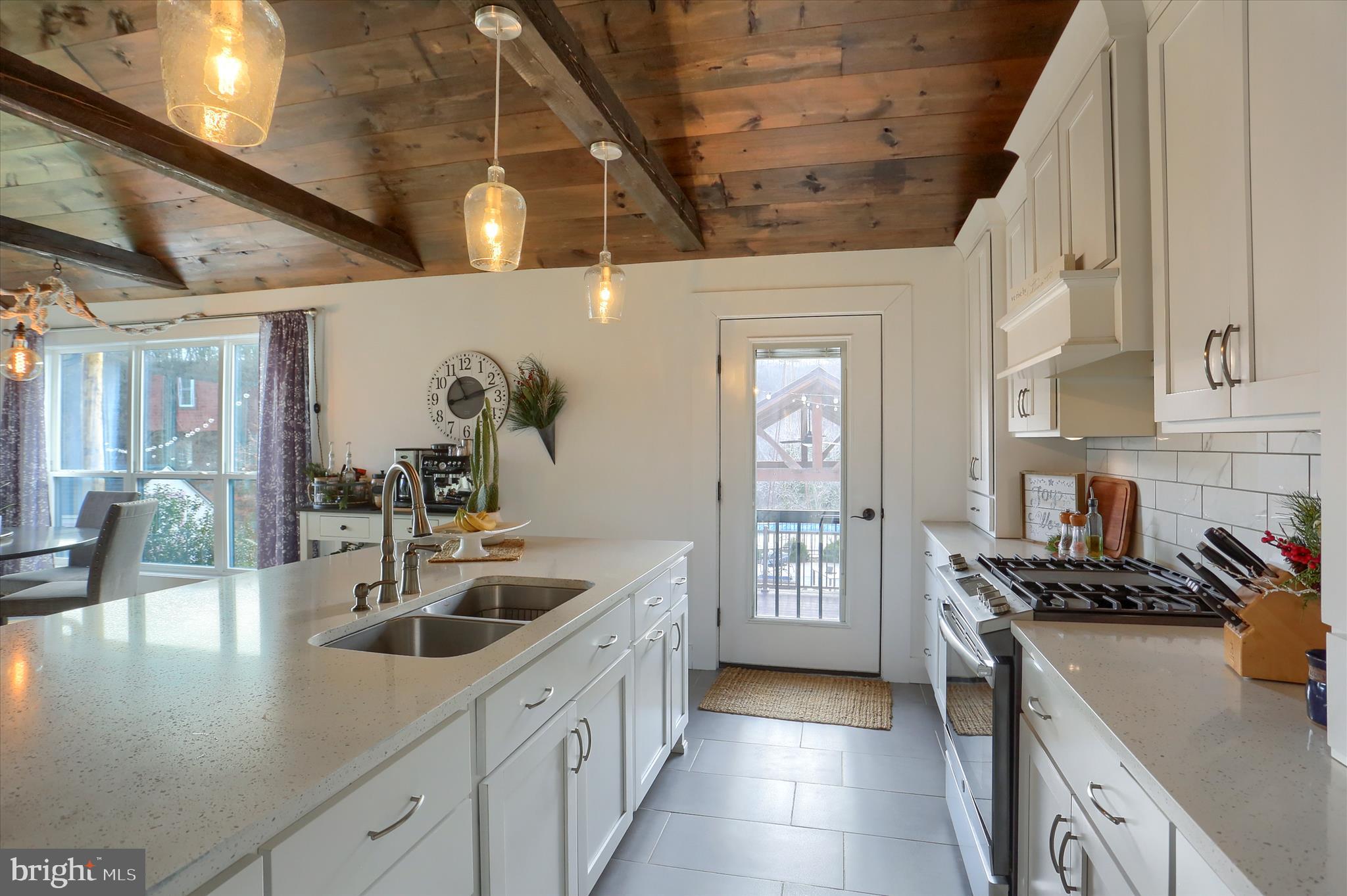 Real estate listing preview #10