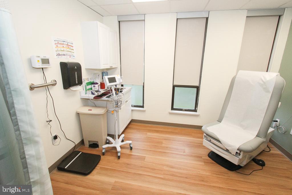 Real estate listing preview #15