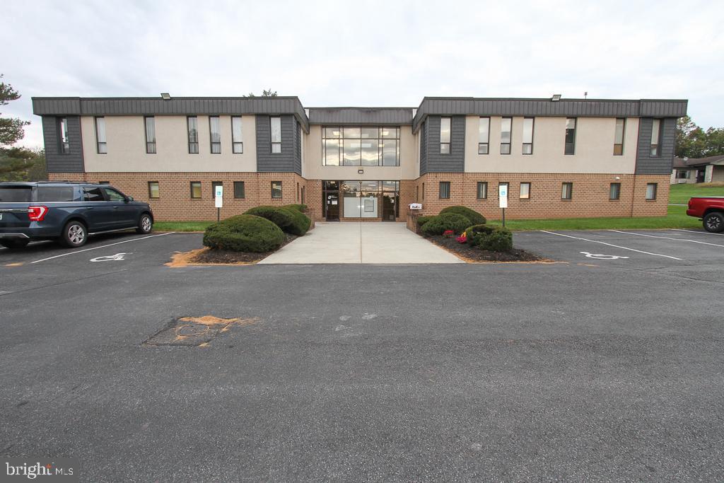 Real estate listing preview #1