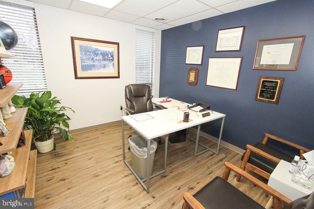 Real estate listing preview #9