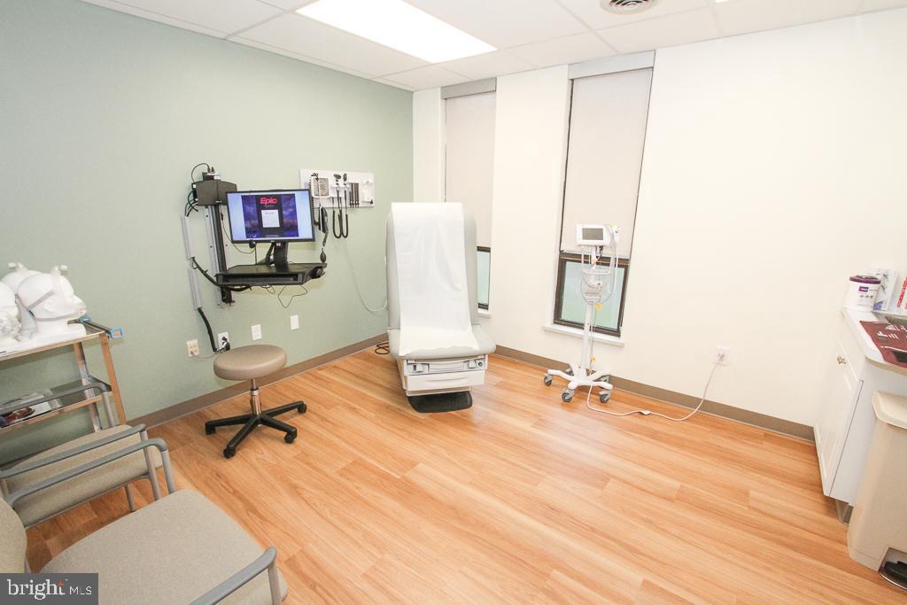 Real estate listing preview #14