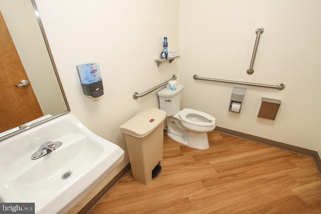 Real estate listing preview #24