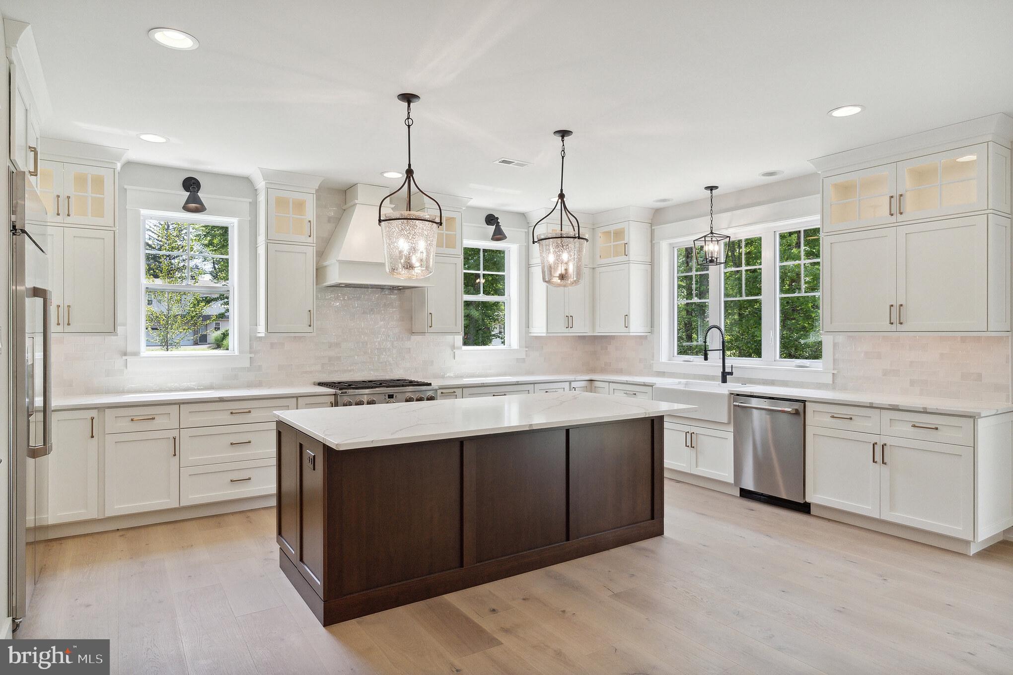 Real estate listing preview #4