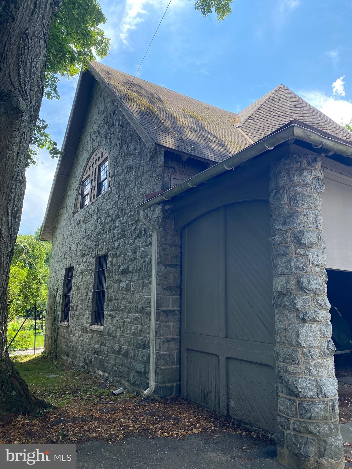 Real estate listing preview #11