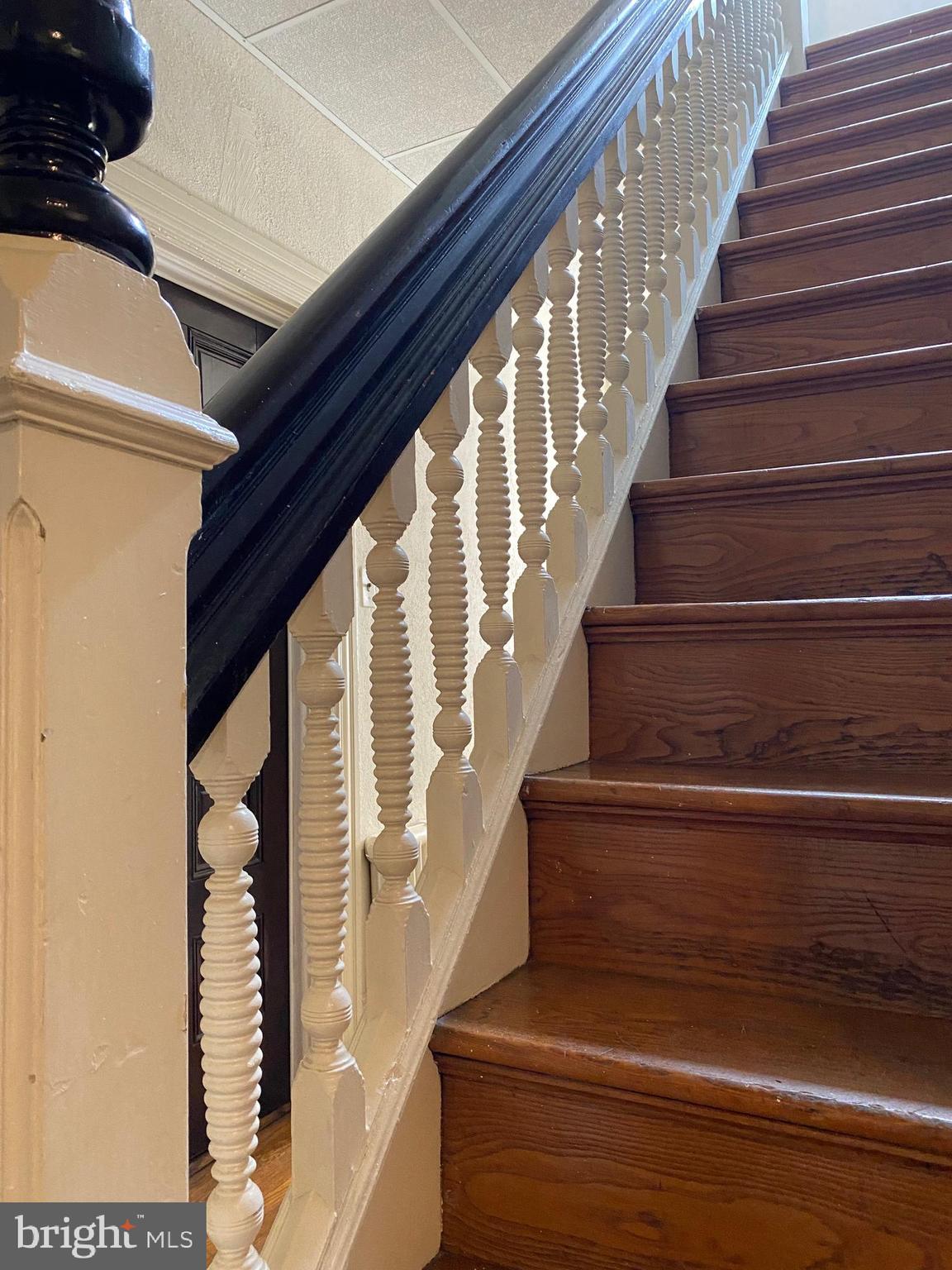 Real estate listing preview #6