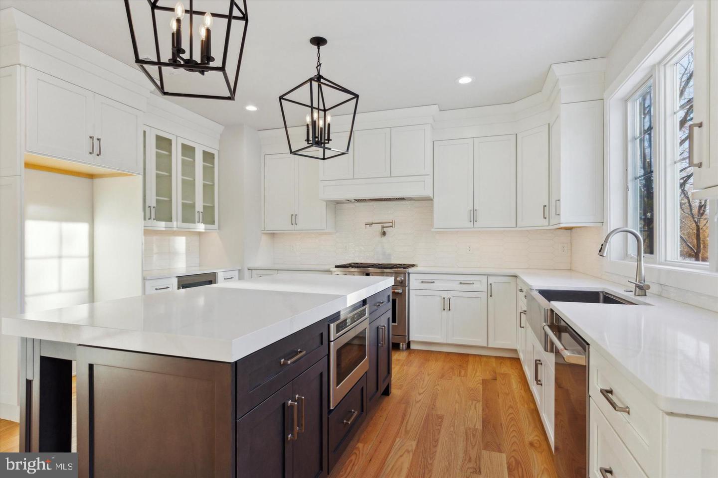 Real estate listing preview #8