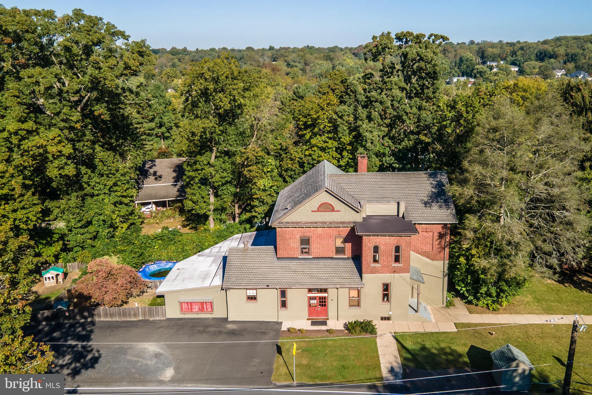 Real estate listing preview #8