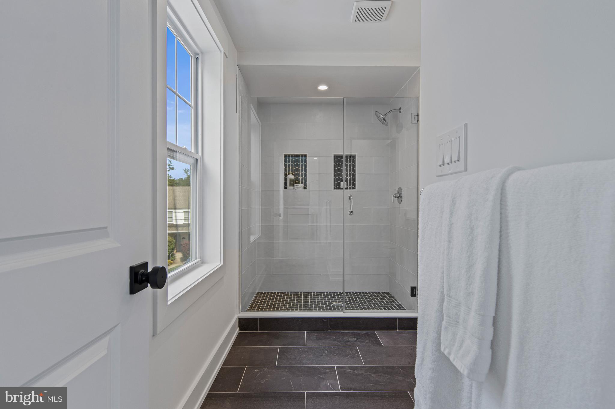 Real estate listing preview #35