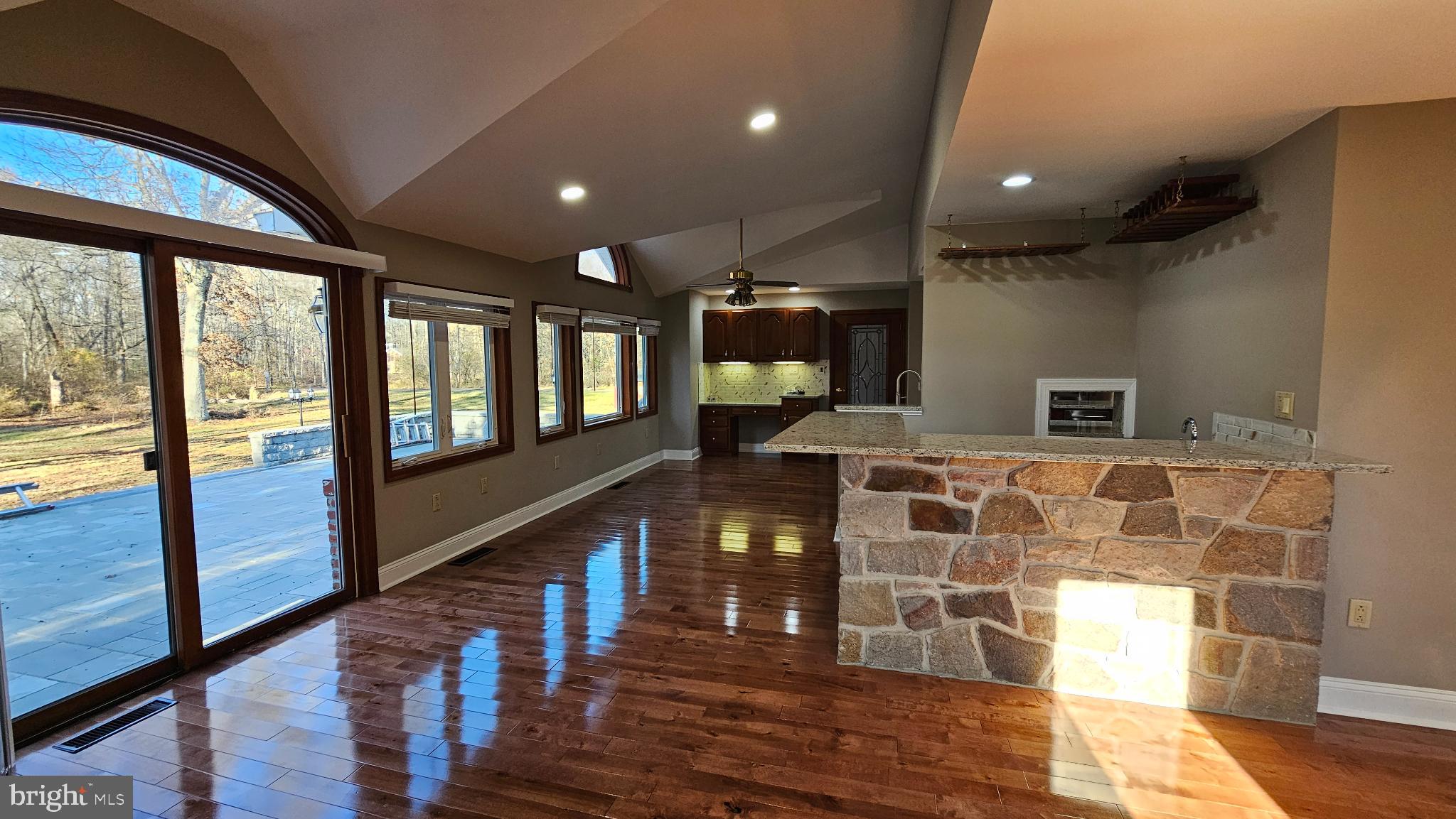 Real estate listing preview #22