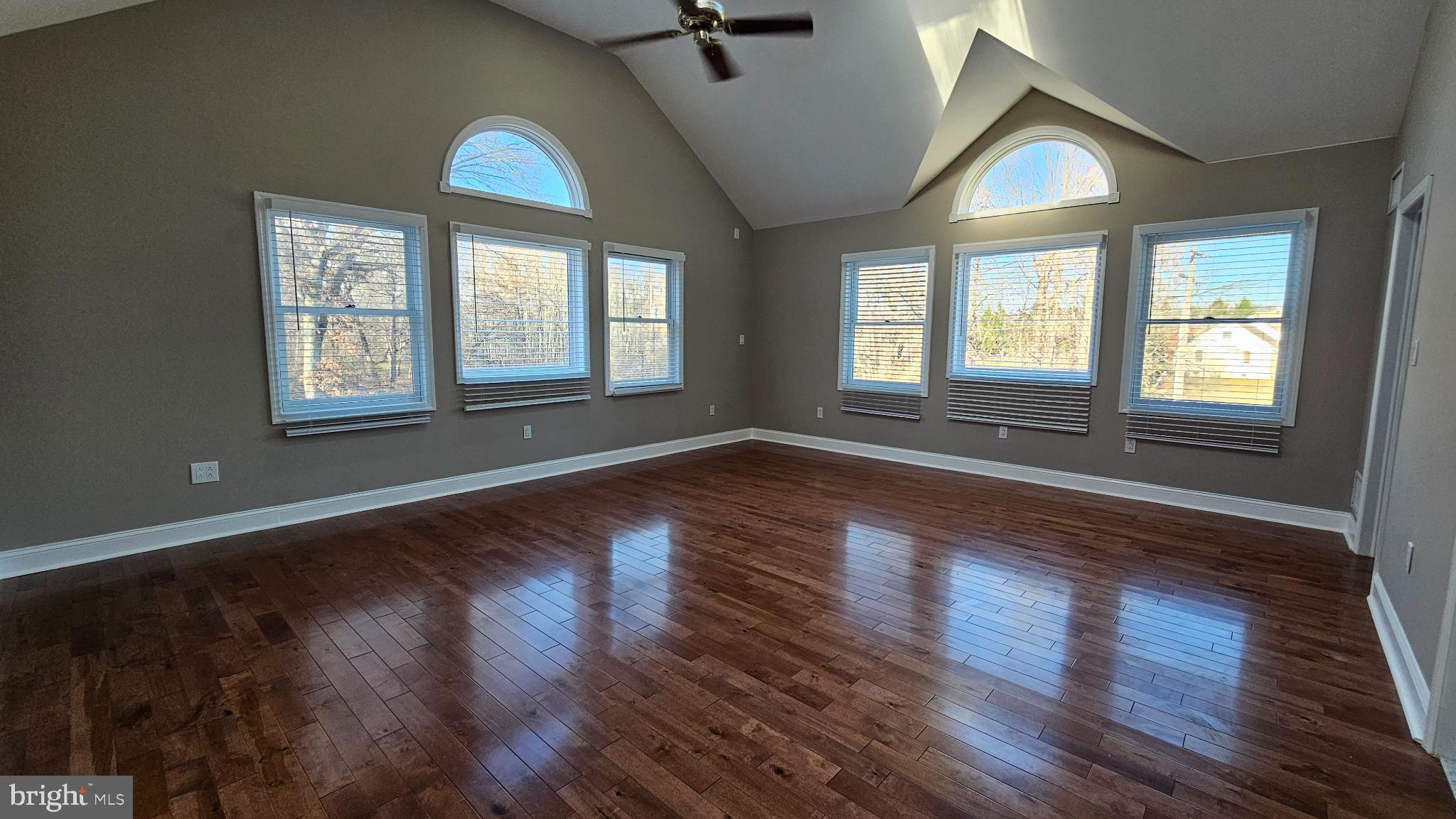 Real estate listing preview #33