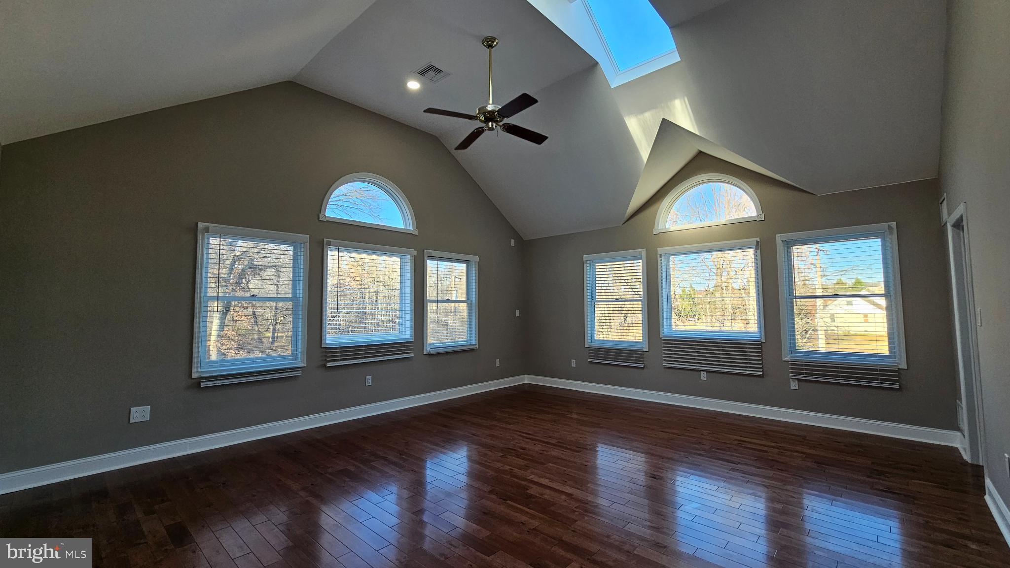 Real estate listing preview #38