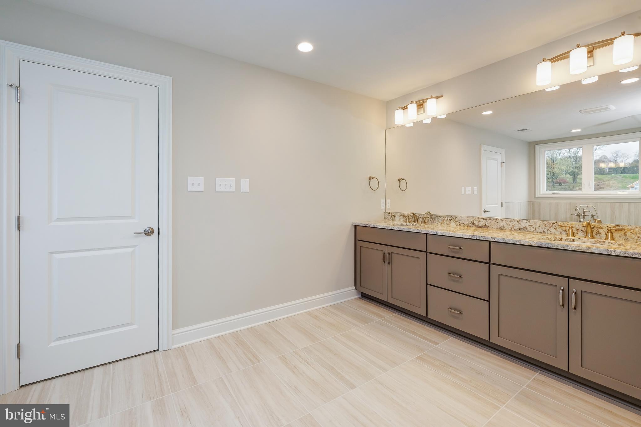 Real estate listing preview #10