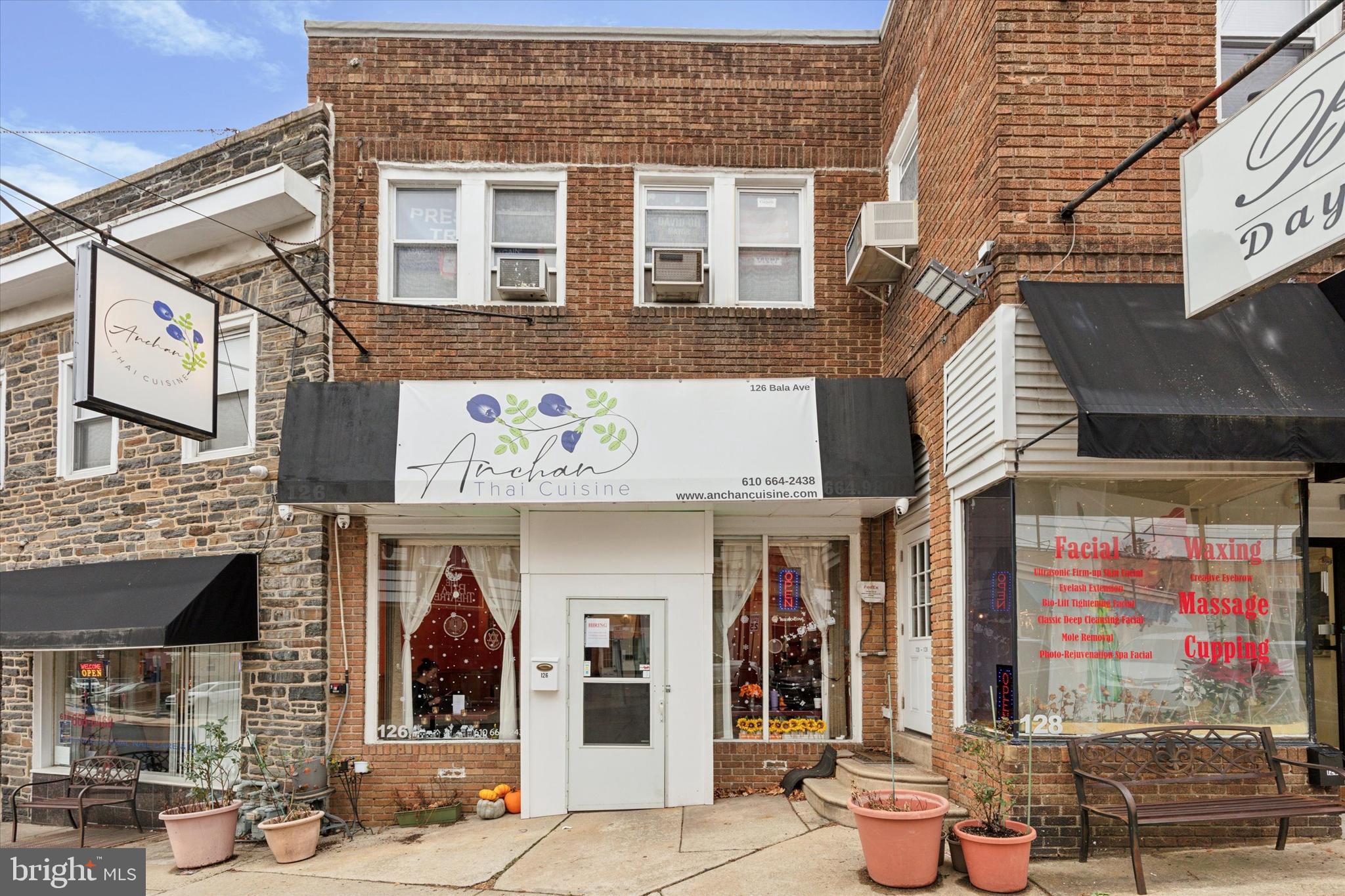 Real estate listing preview #2