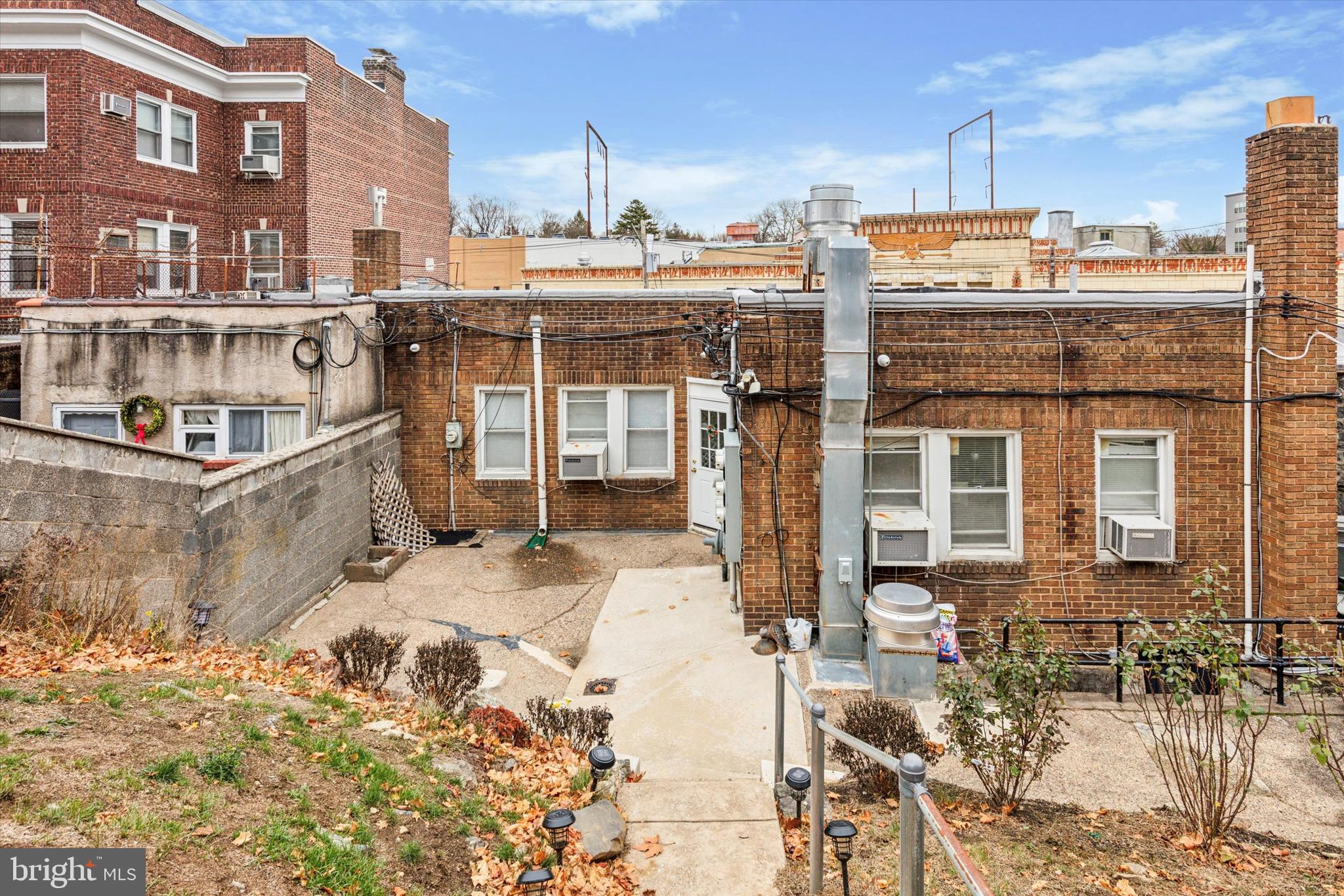 Real estate listing preview #6