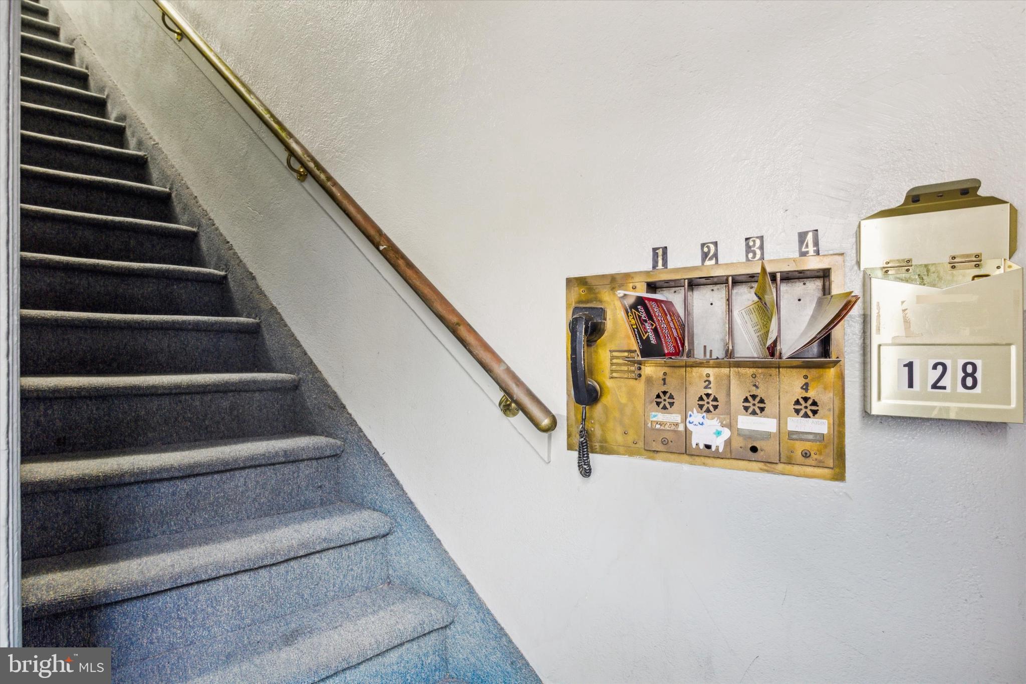 Real estate listing preview #8