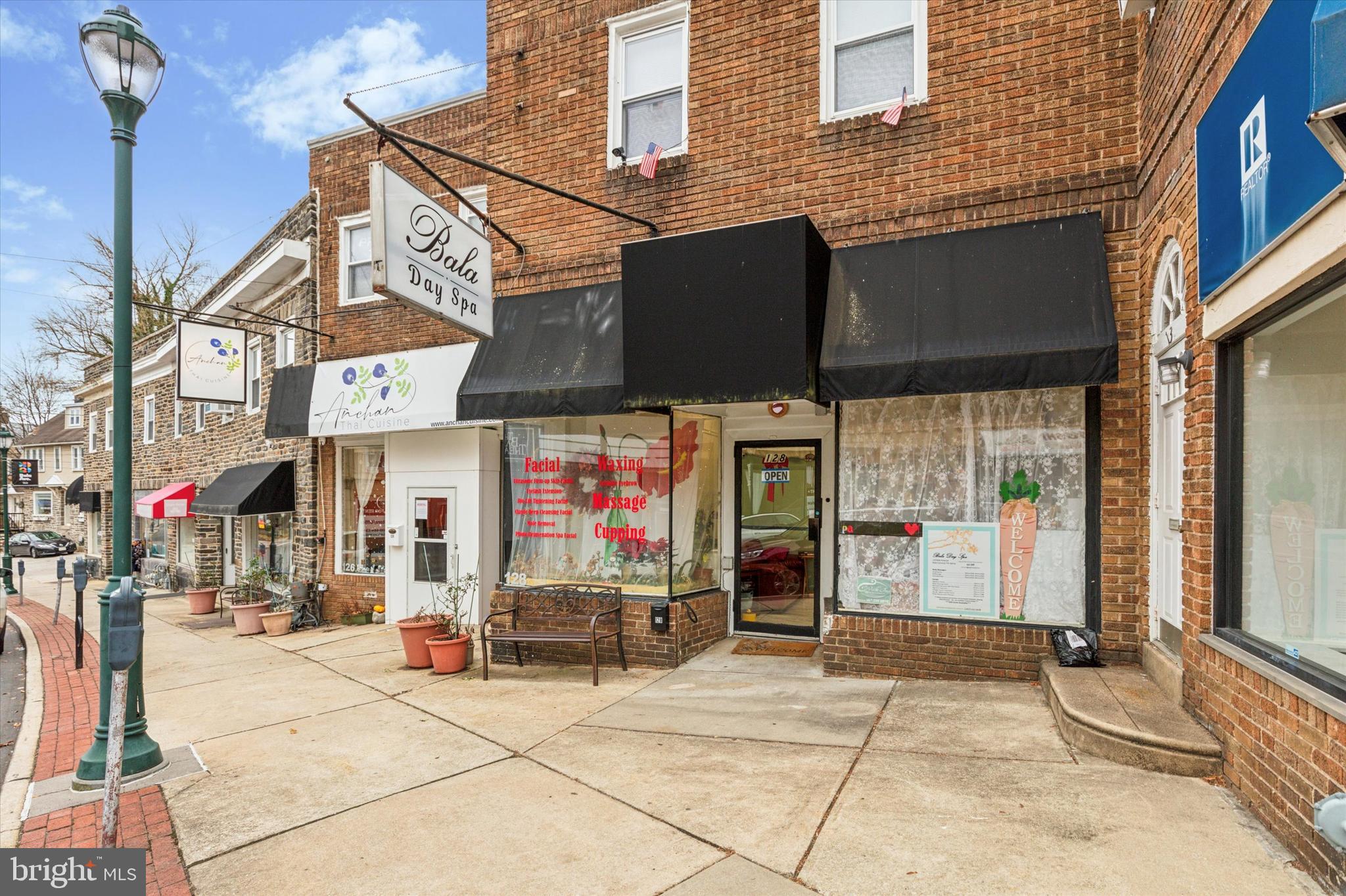 Real estate listing preview #3