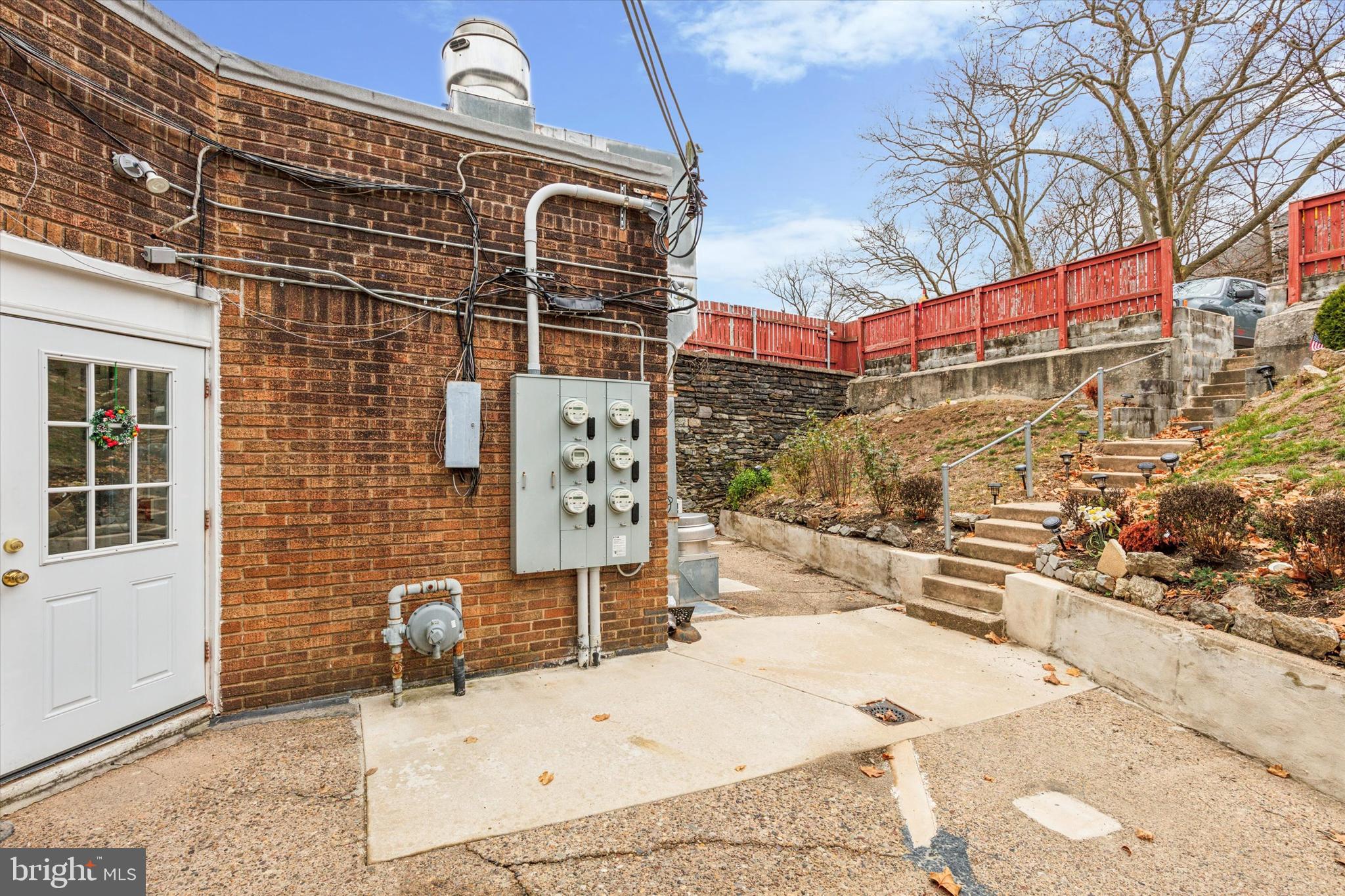 Real estate listing preview #4